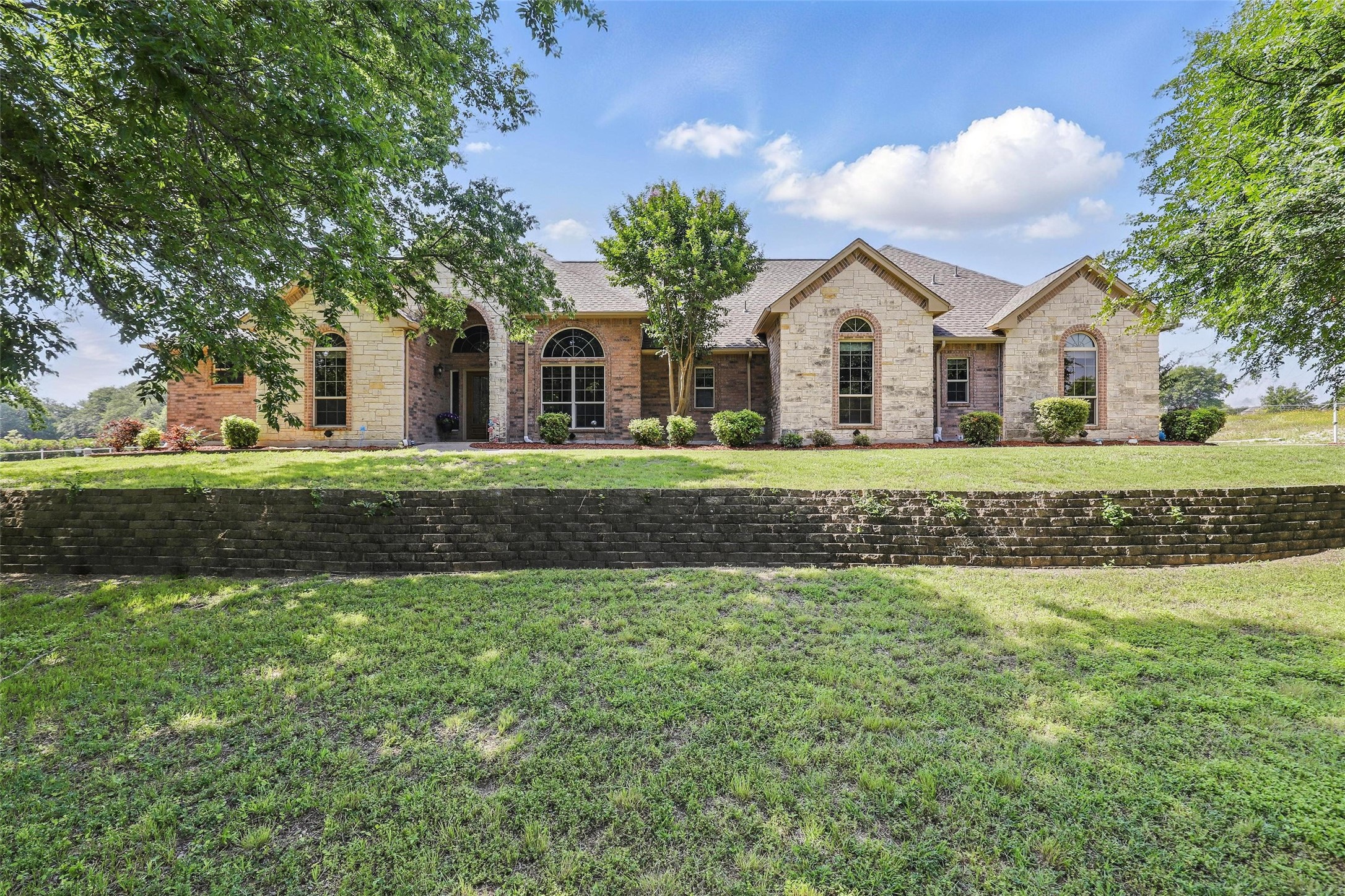 104 E Hidden Meadow Court