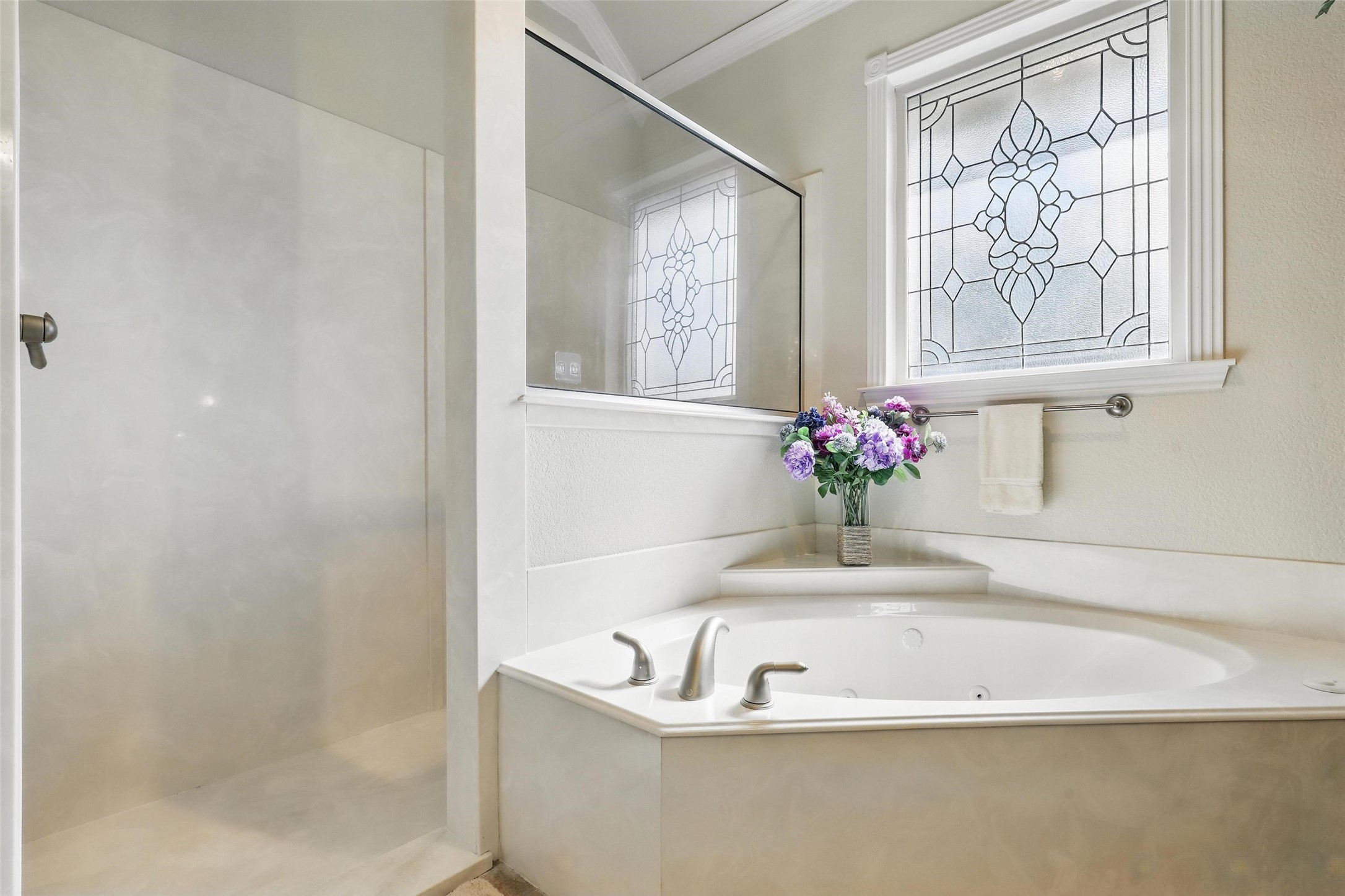 104 E Hidden Meadow Court