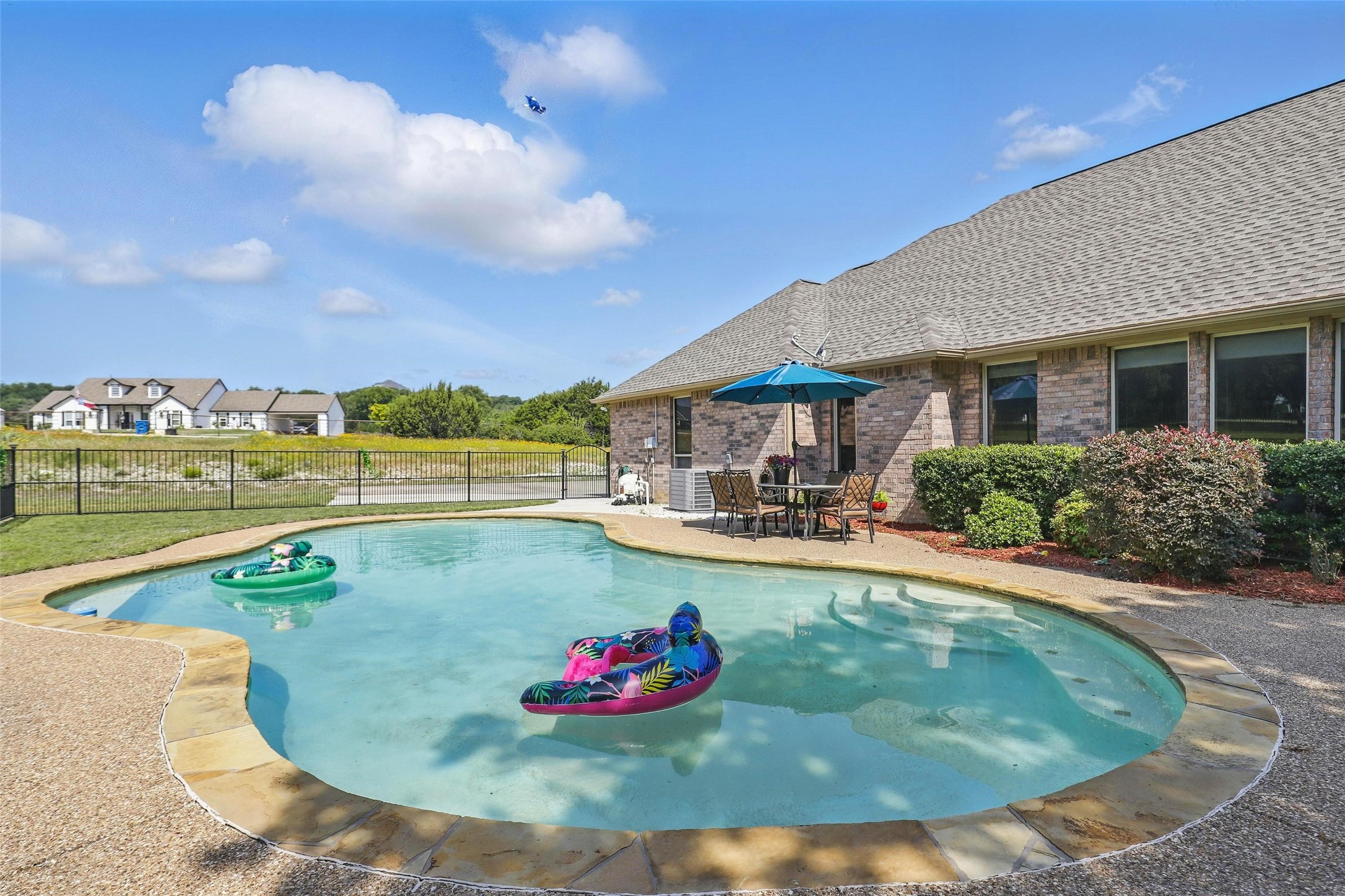 104 E Hidden Meadow Court