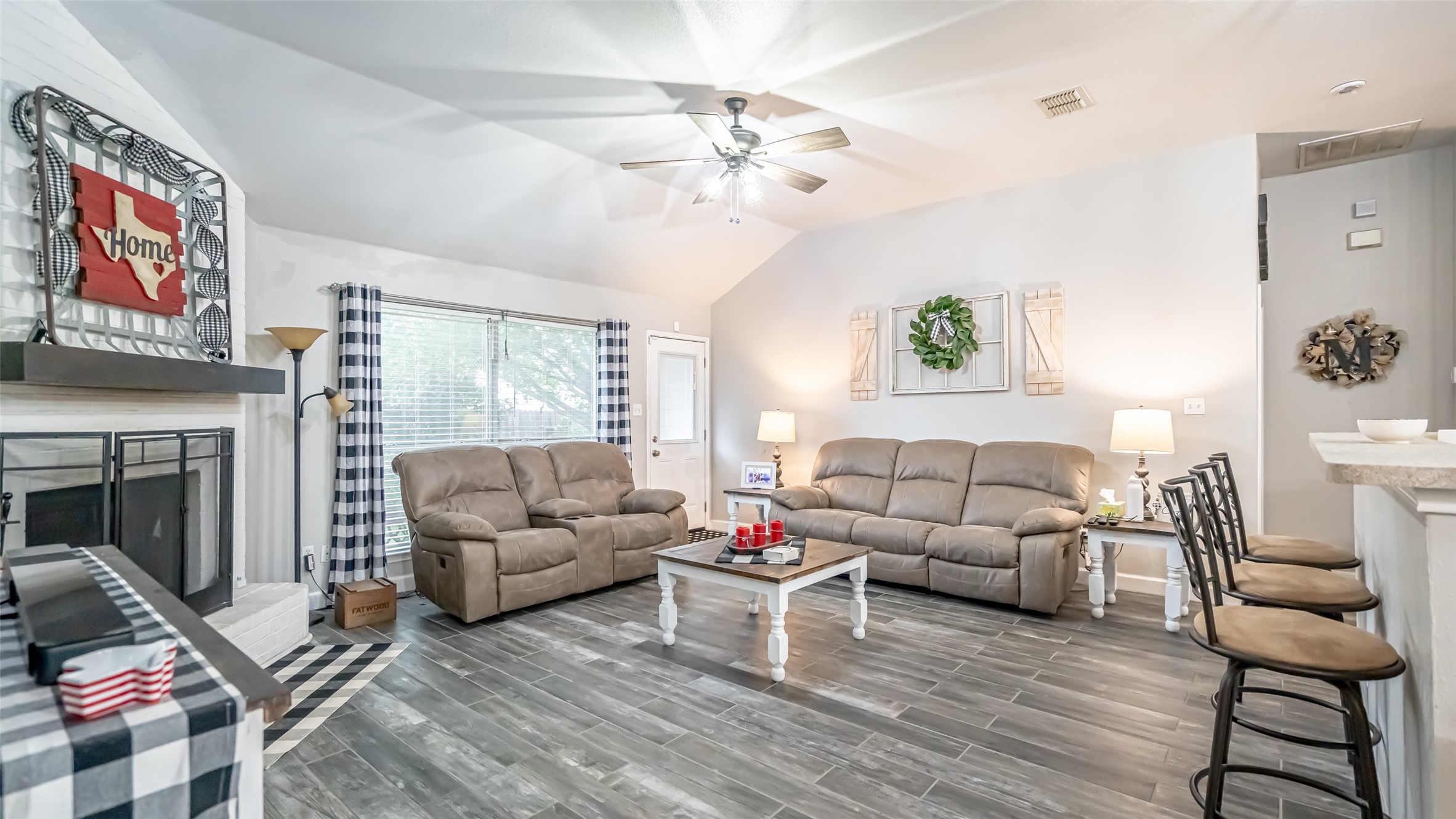 1228 Meadow Glen