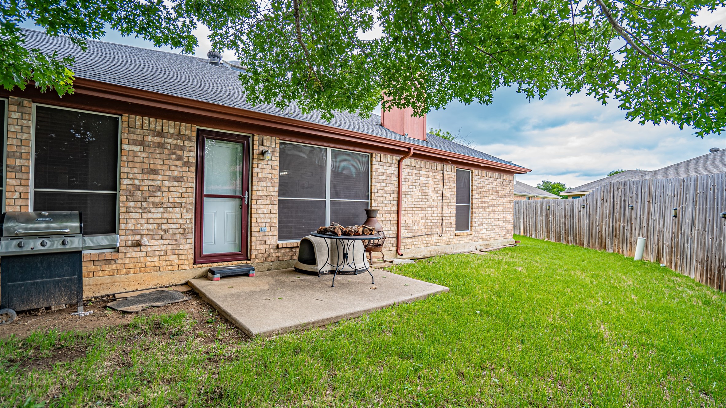 1228 Meadow Glen