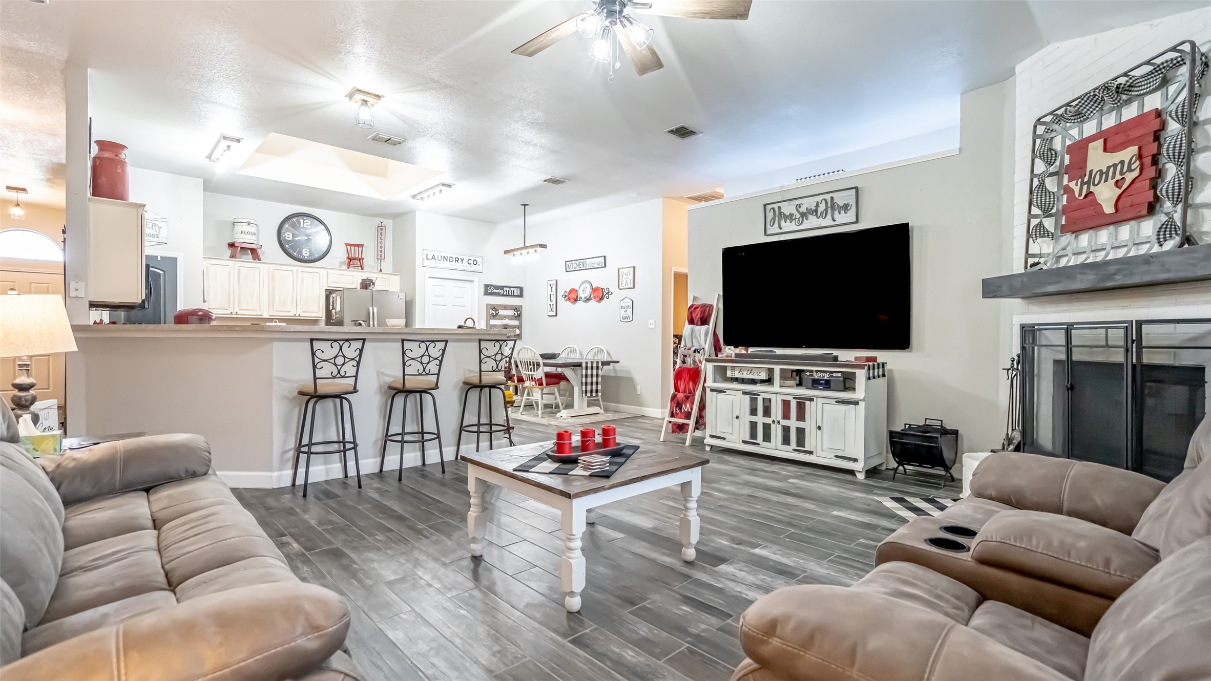1228 Meadow Glen