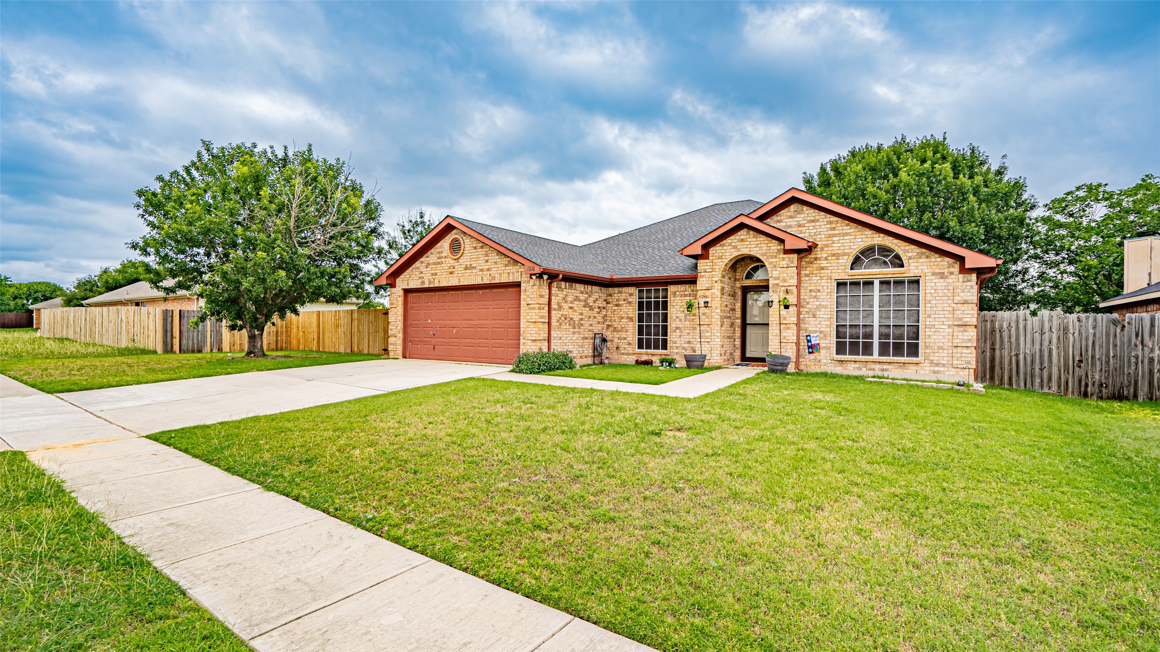 1228 Meadow Glen