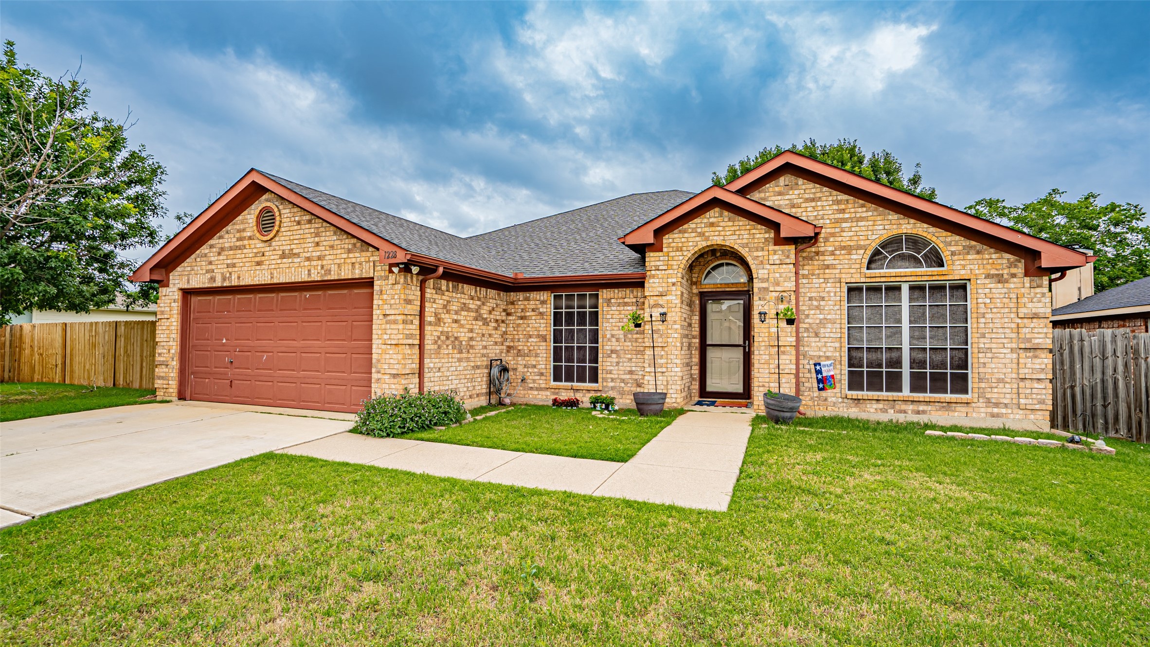 1228 Meadow Glen