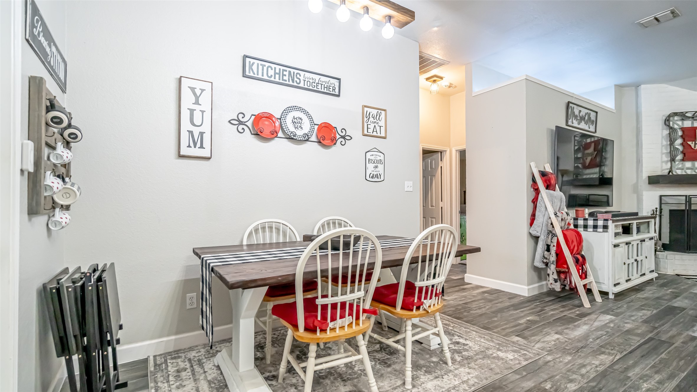 1228 Meadow Glen