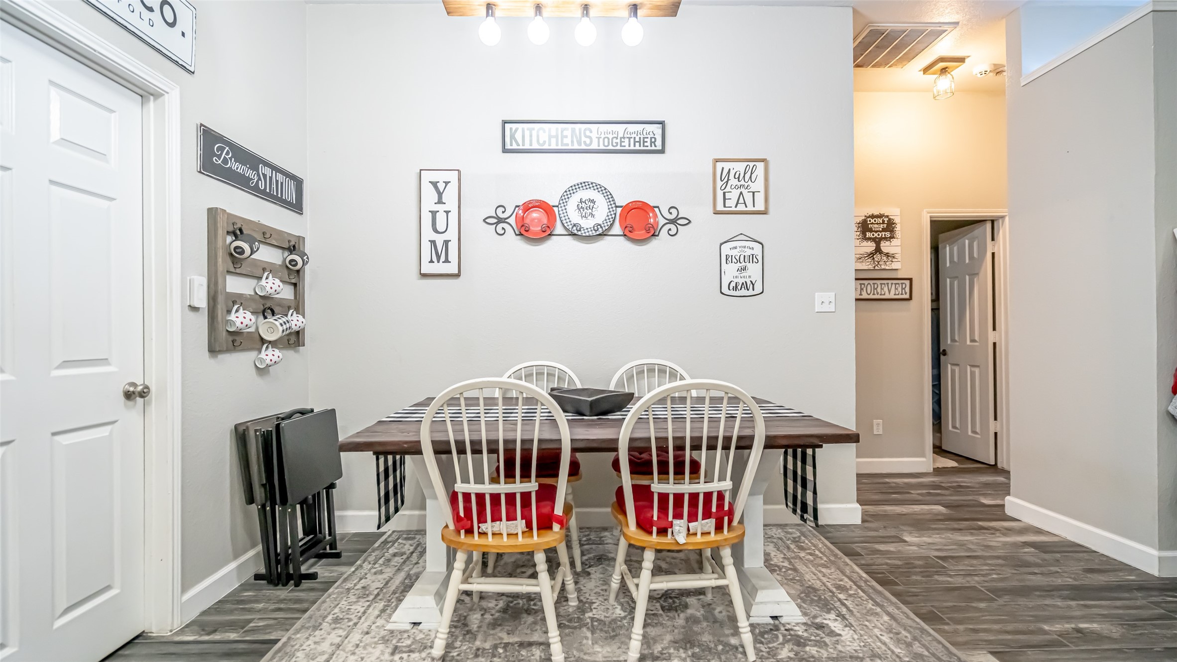 1228 Meadow Glen