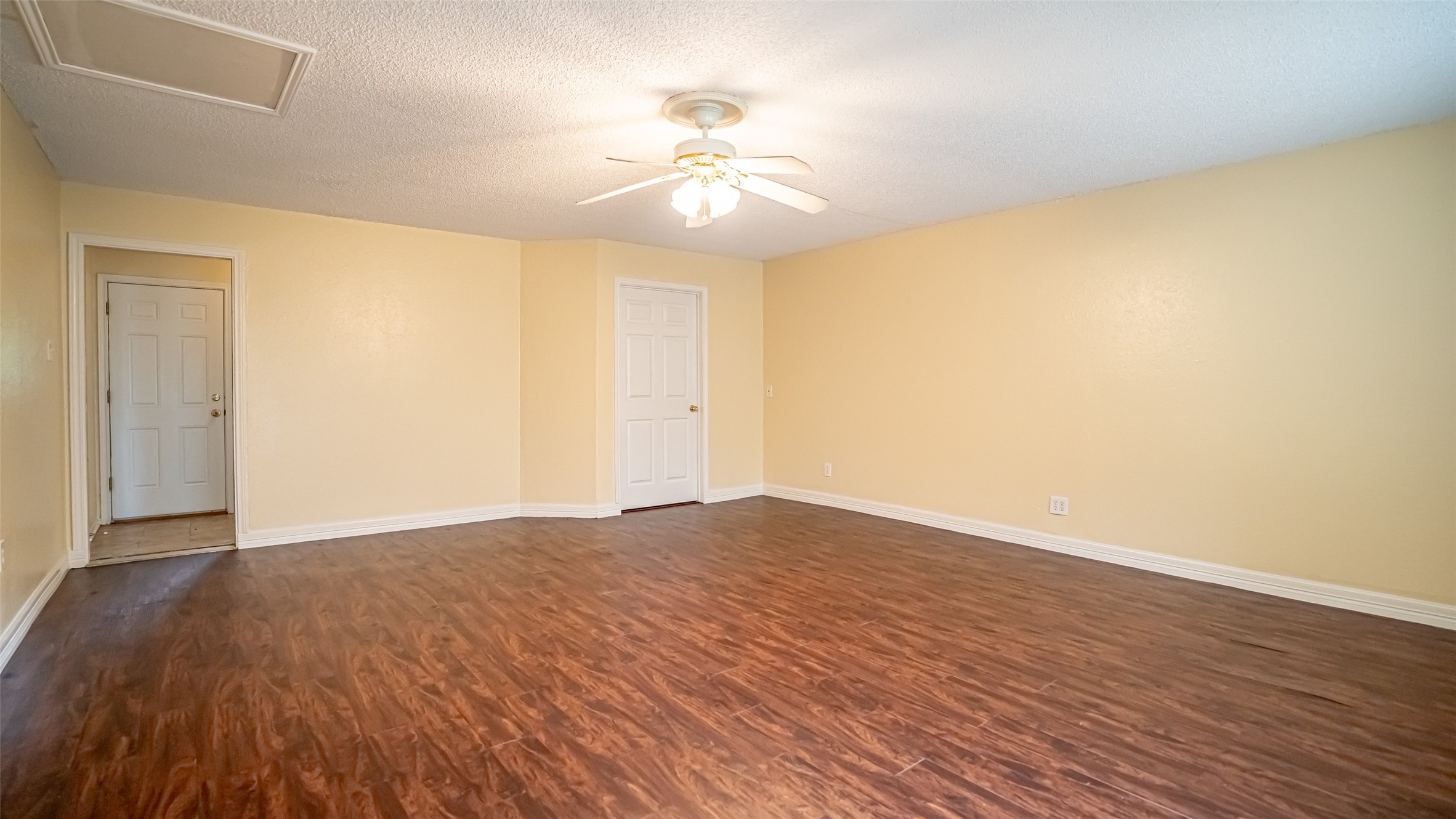 906 Pear Court