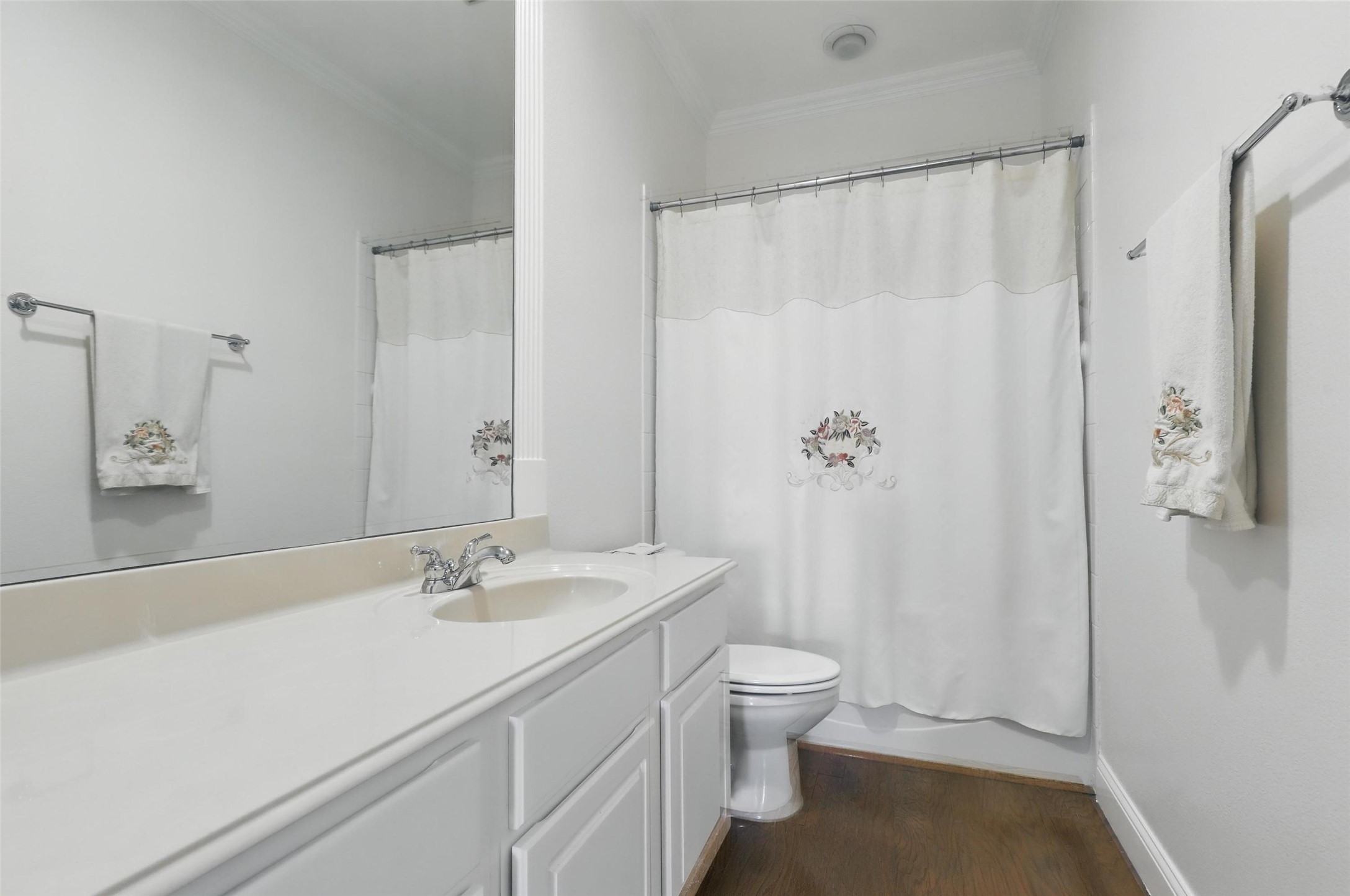 2824 Greenway Drive