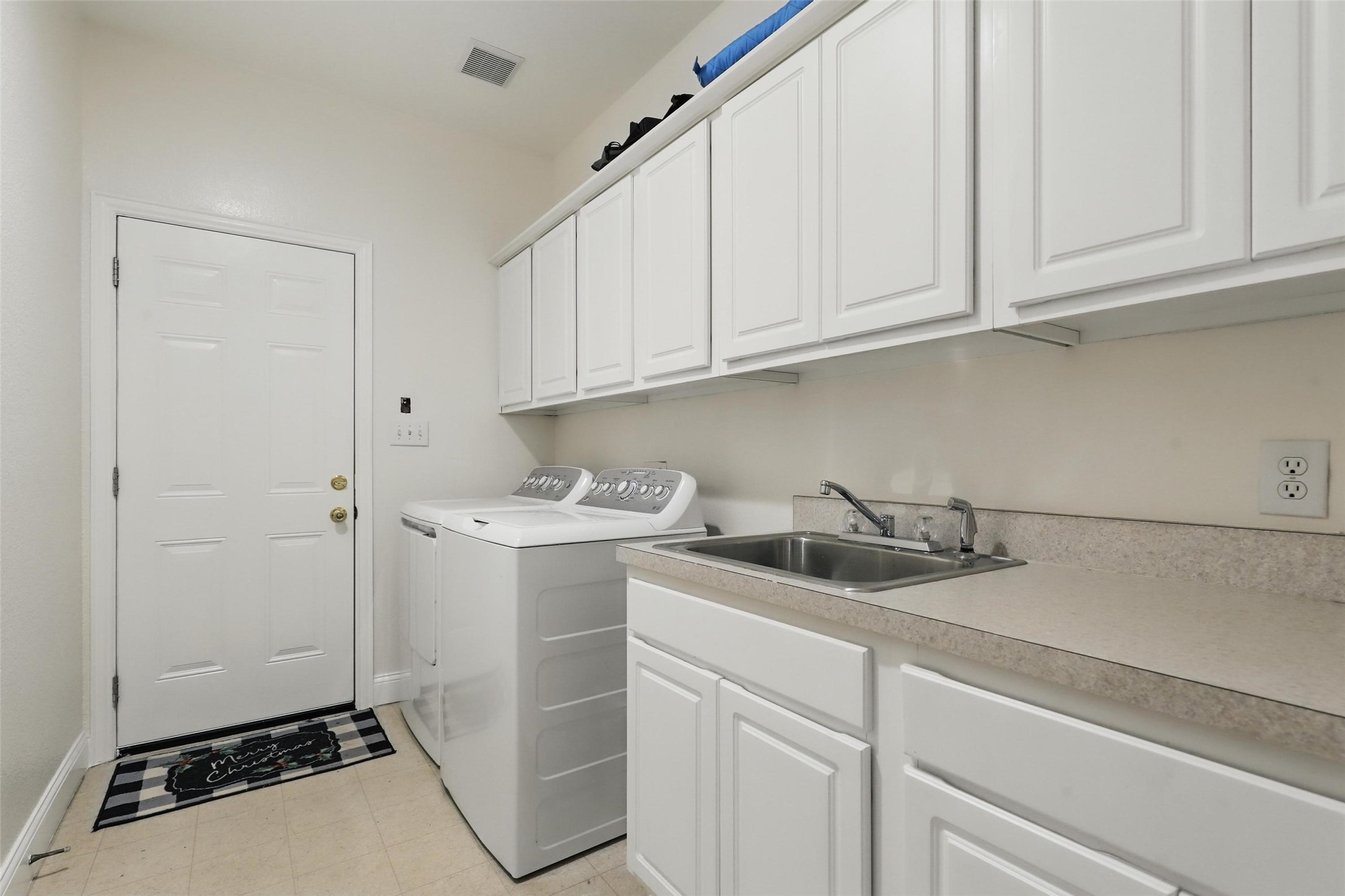 2824 Greenway Drive