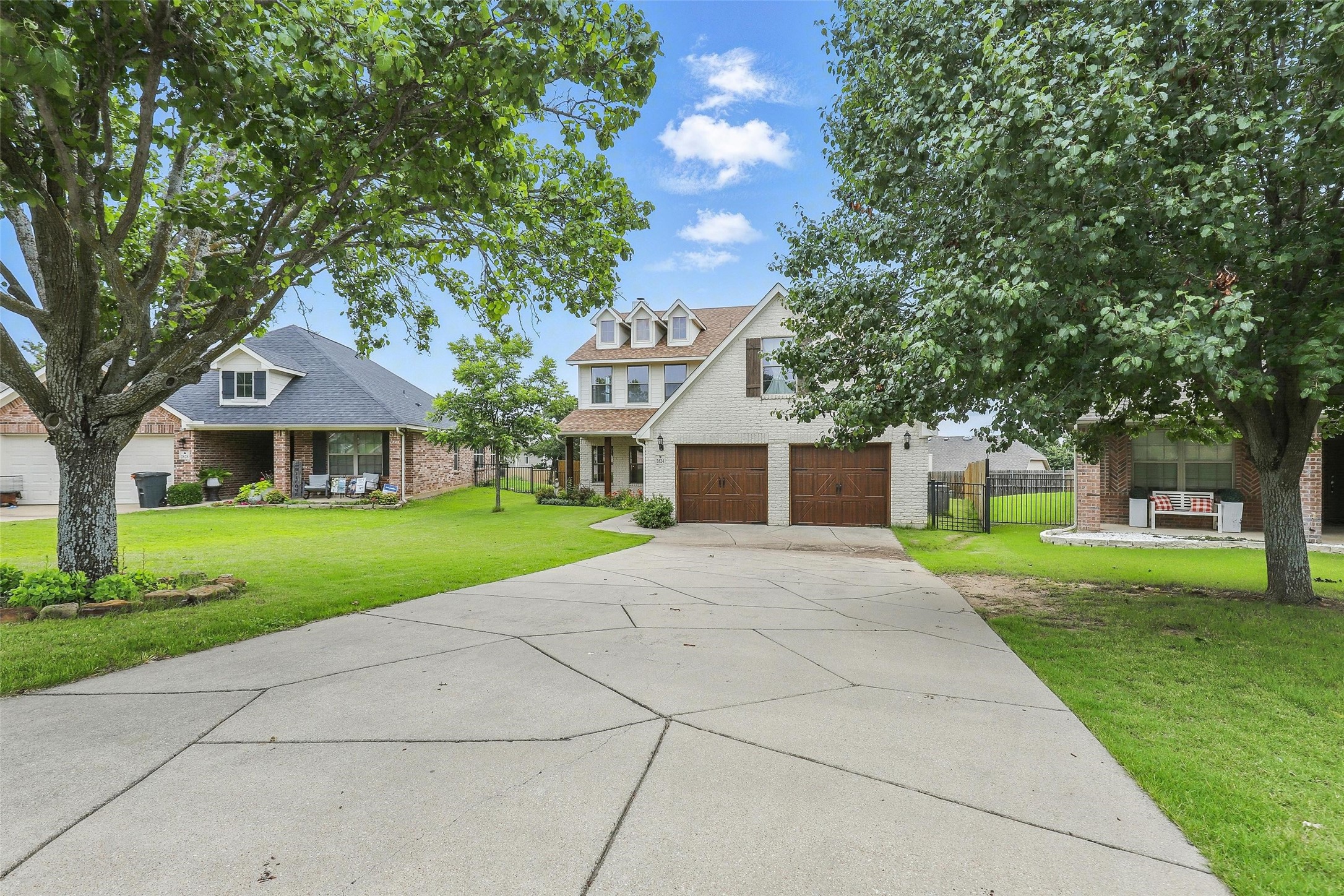 2824 Greenway Drive