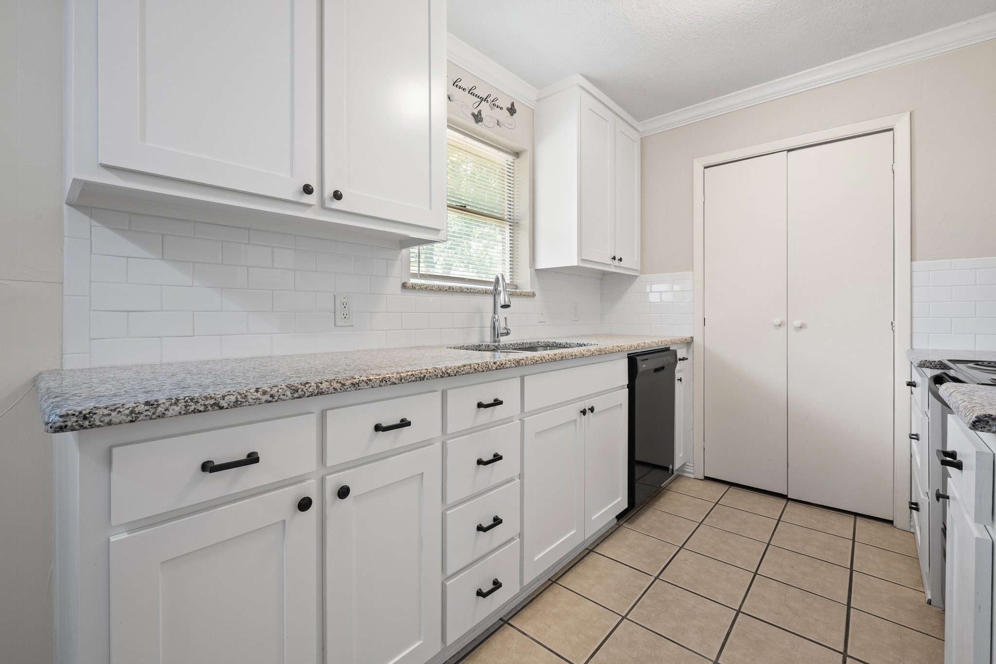 721 SW Hillside Drive