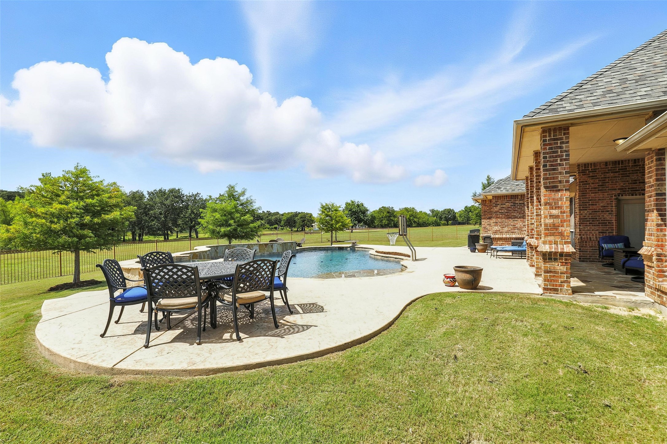 9949 Tantarra Drive