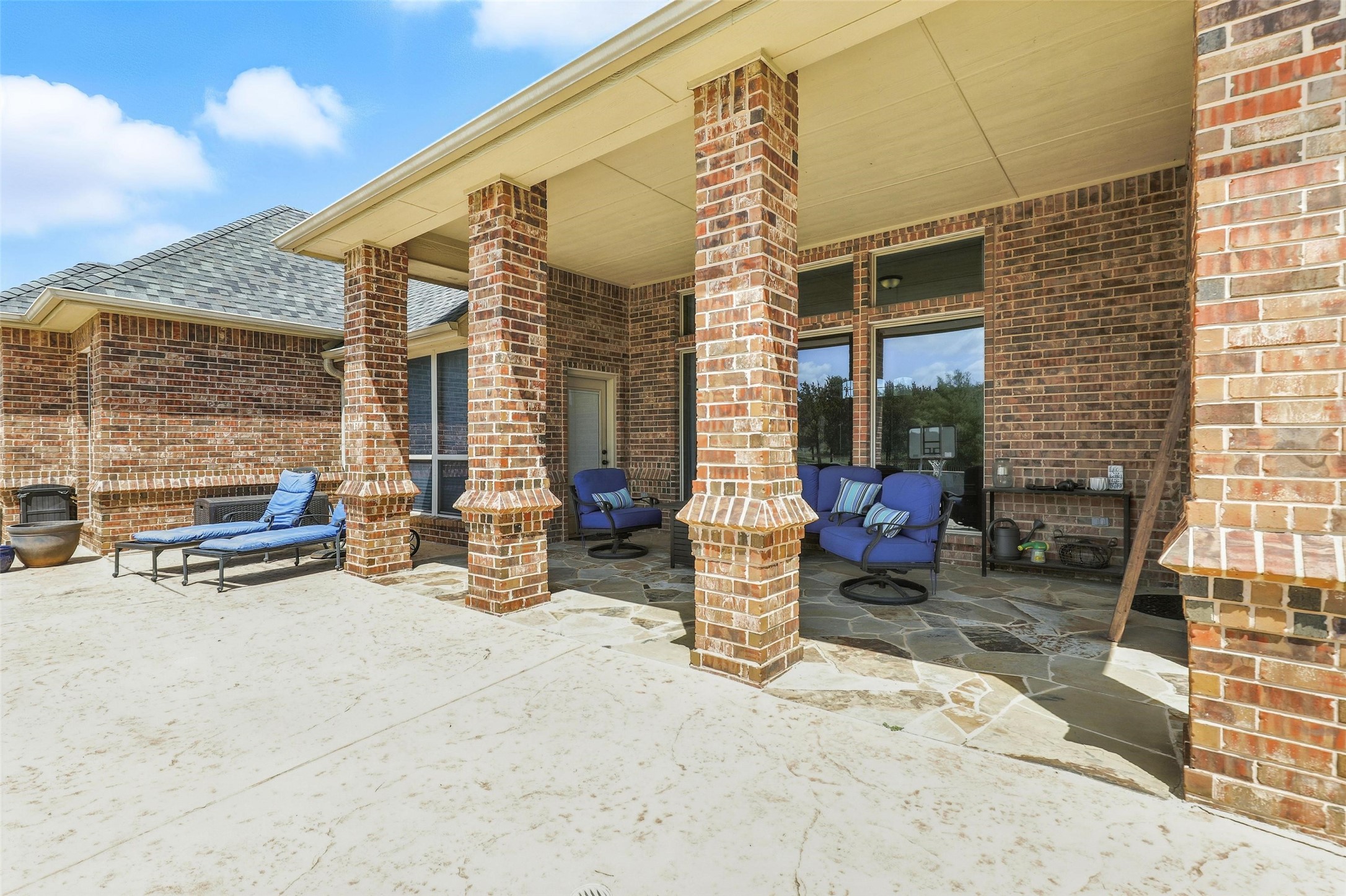 9949 Tantarra Drive