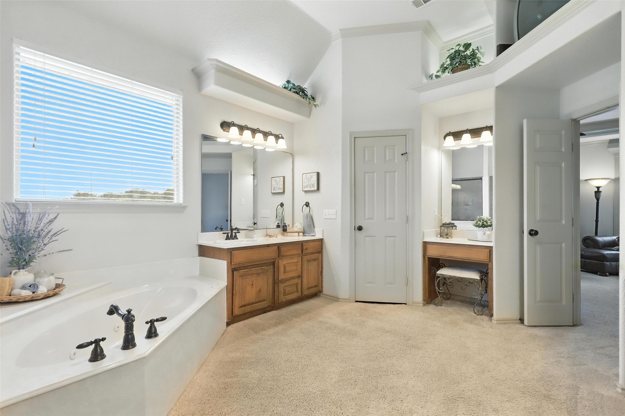 9949 Tantarra Drive