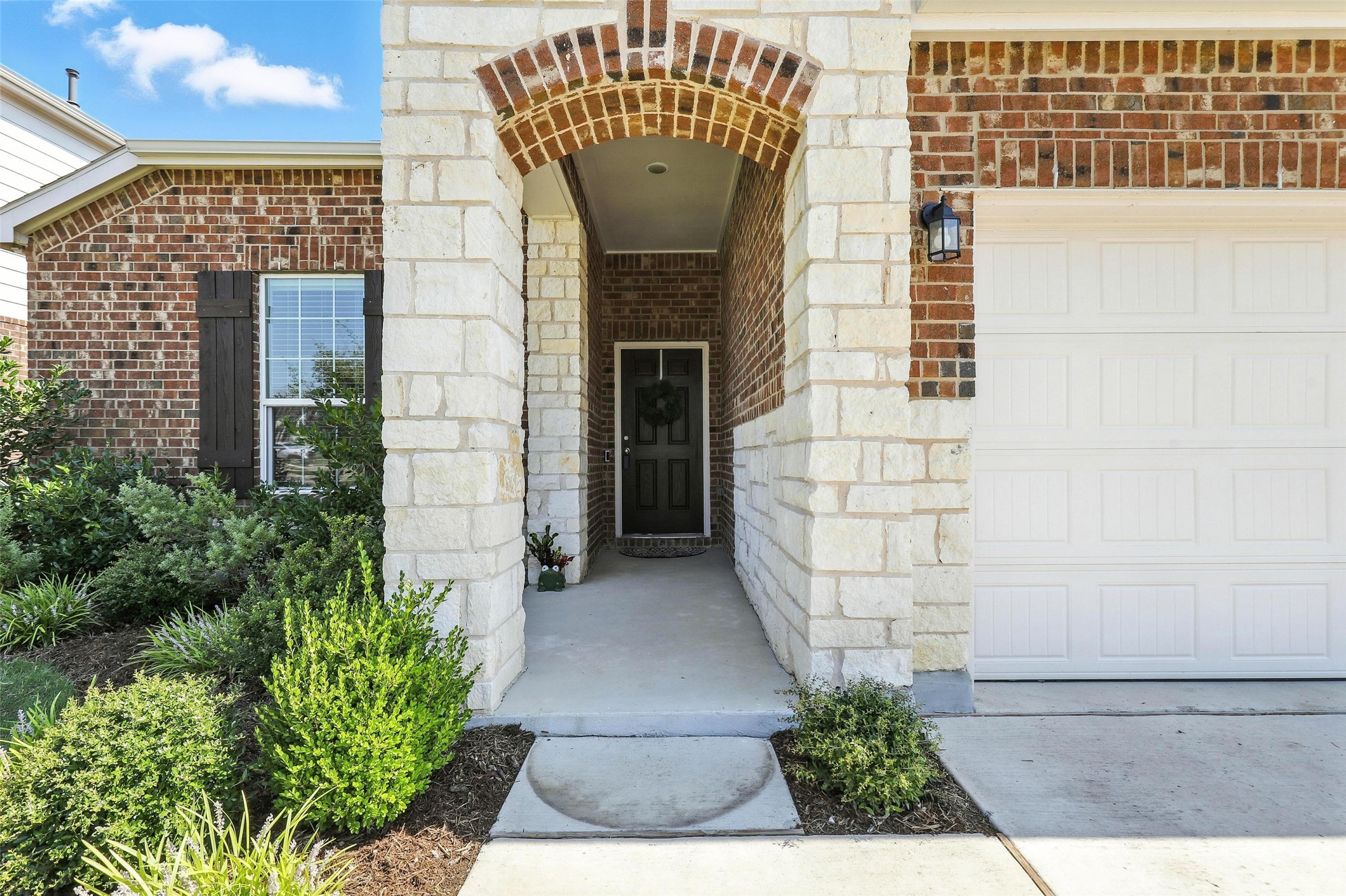 5605 Apple Grove Way