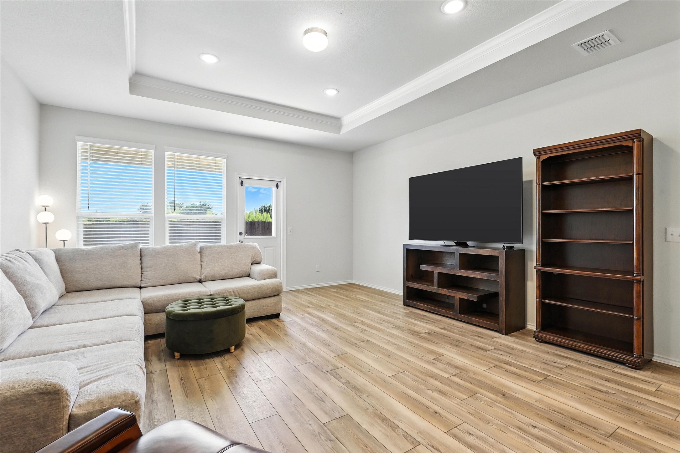 5605 Apple Grove Way