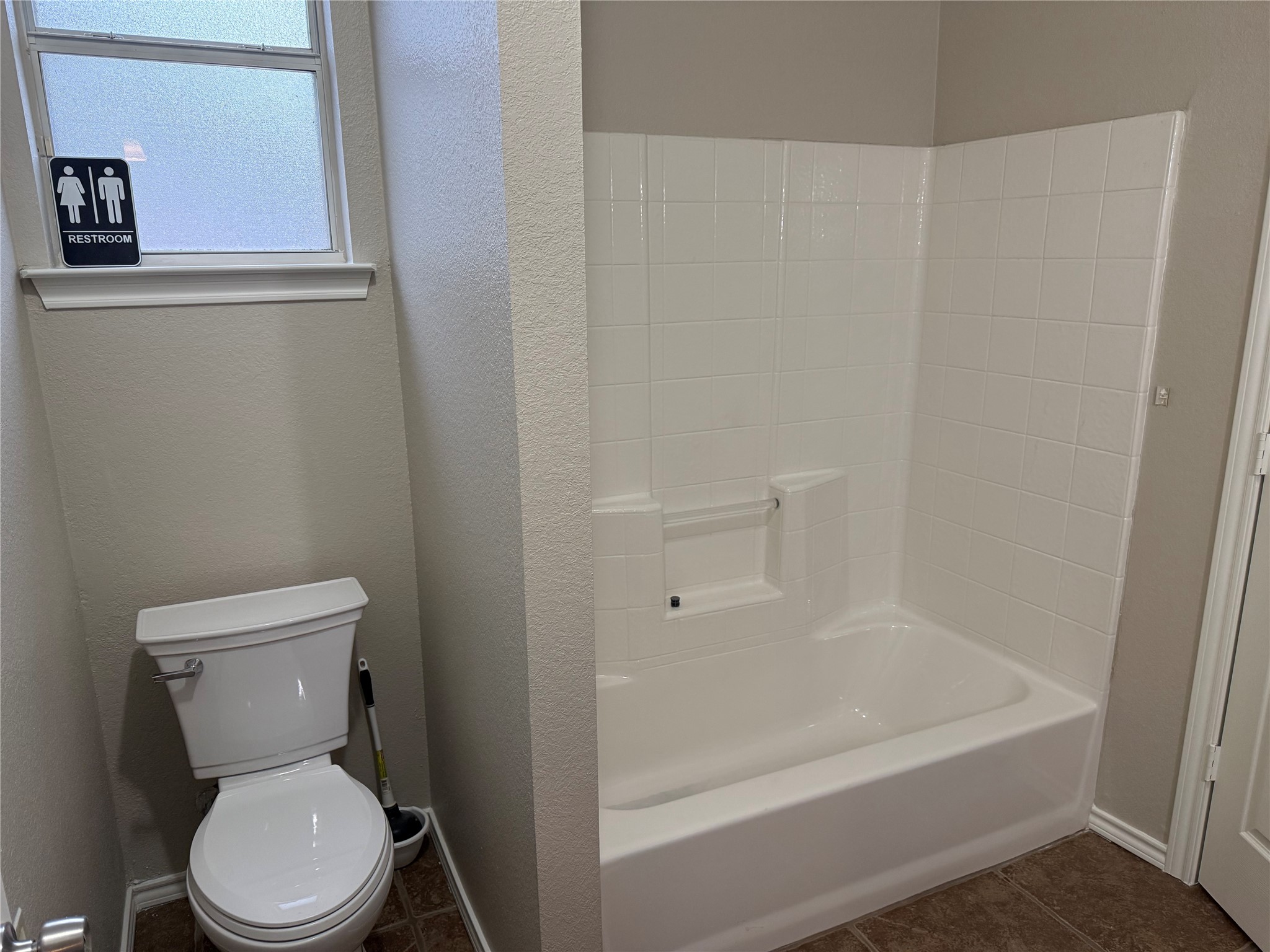 140 W Eldred Street 103