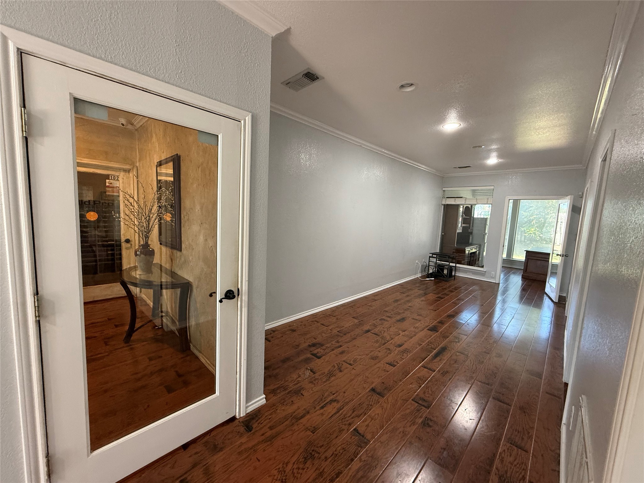 140 W Eldred Street 103