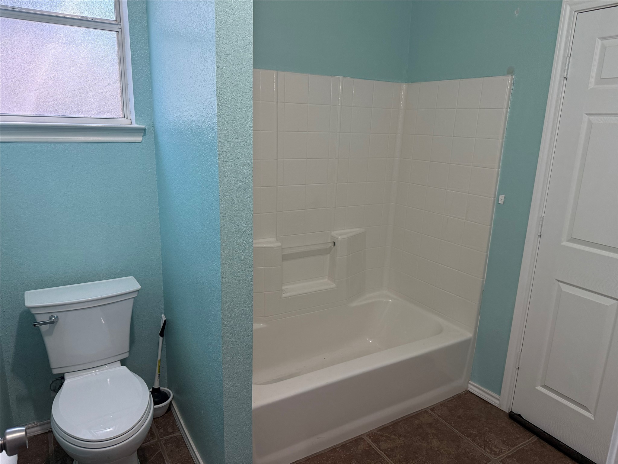 140 W Eldred Street 103