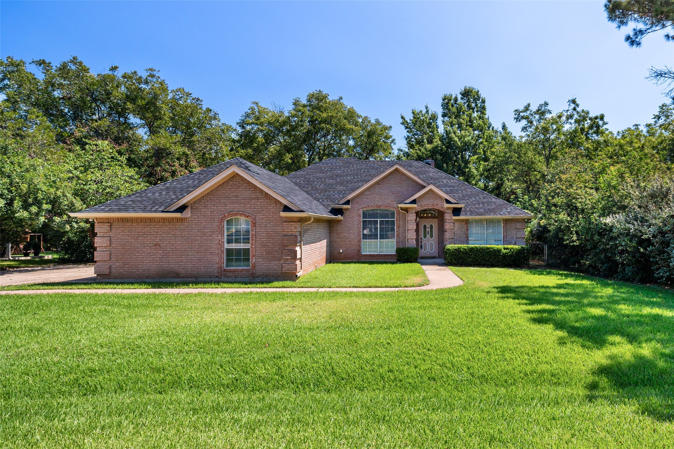 8911 Magnolia Vale Drive