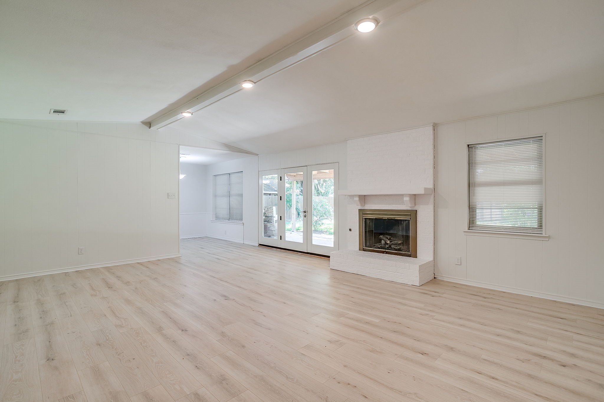 2728 Foxcroft Circle