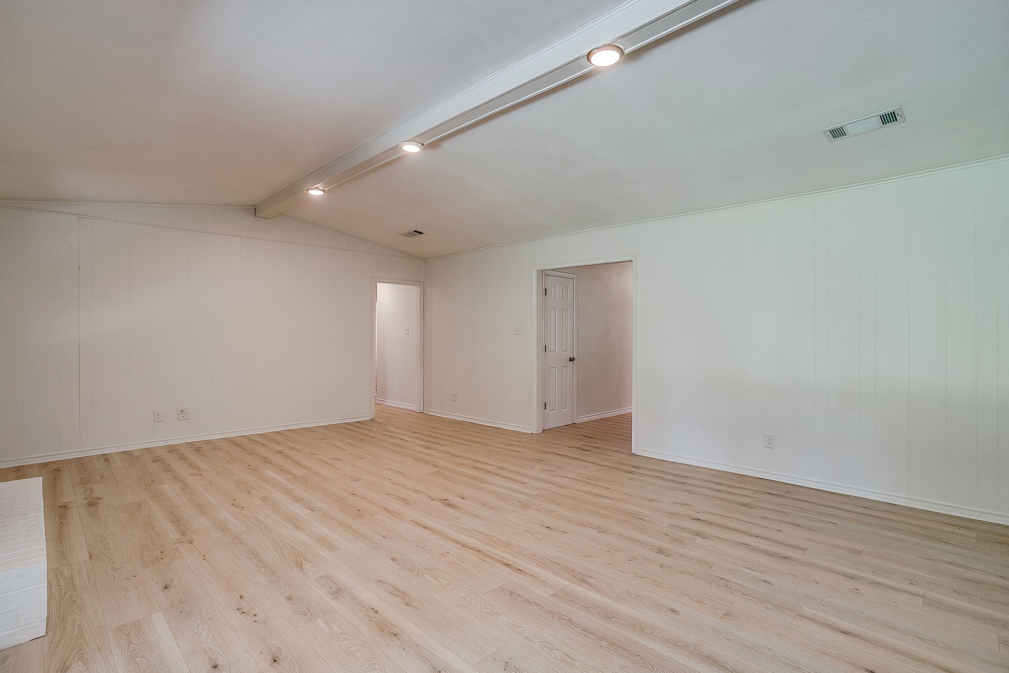 2728 Foxcroft Circle