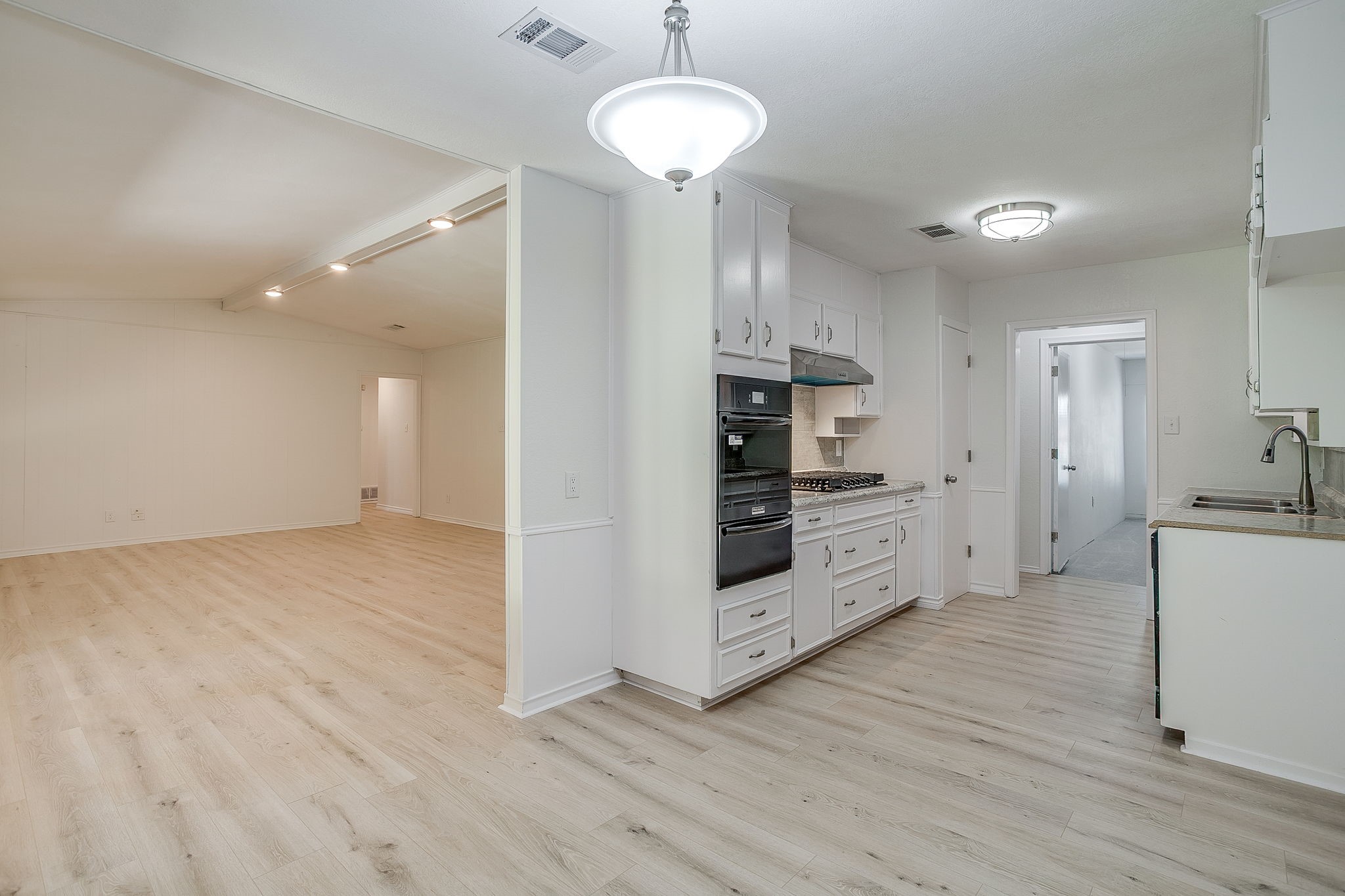 2728 Foxcroft Circle