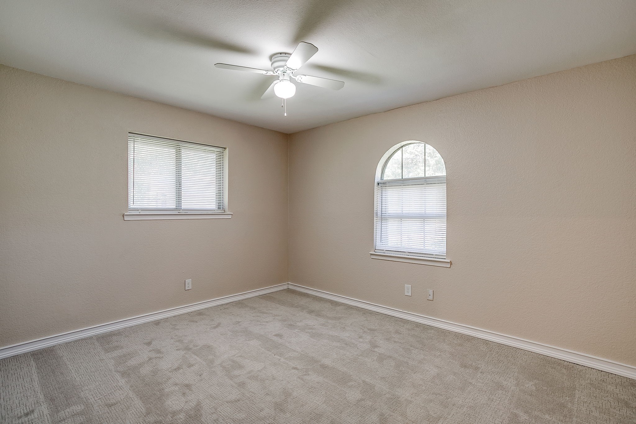 2728 Foxcroft Circle