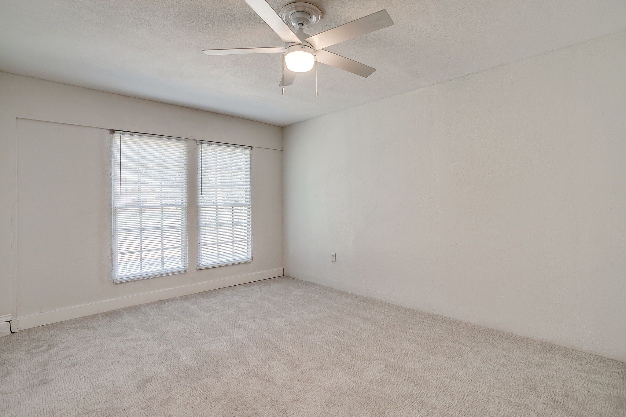 2728 Foxcroft Circle
