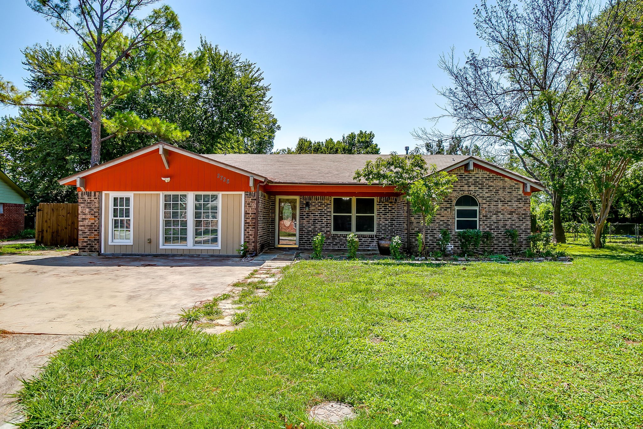 2728 Foxcroft Circle