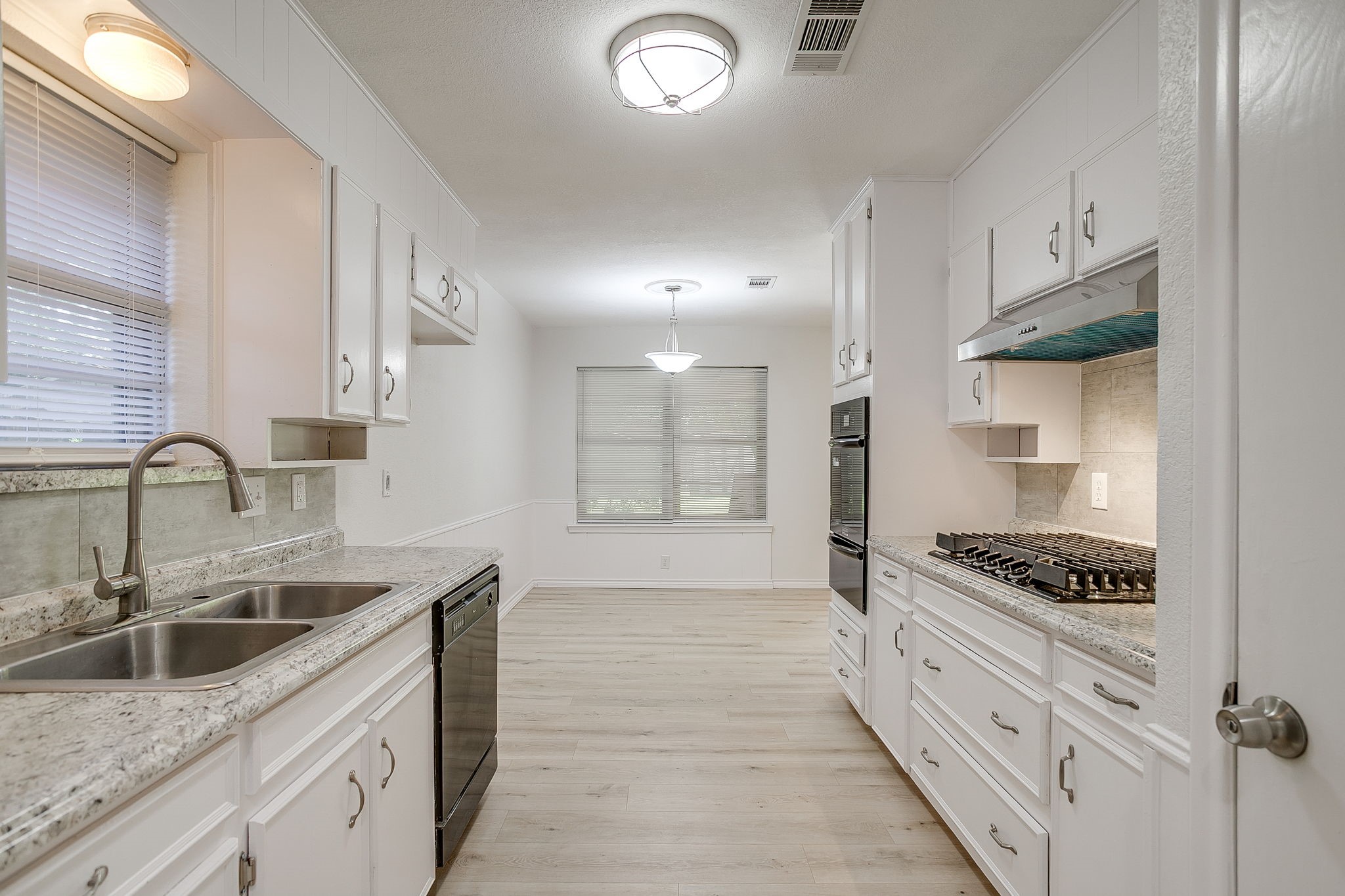 2728 Foxcroft Circle