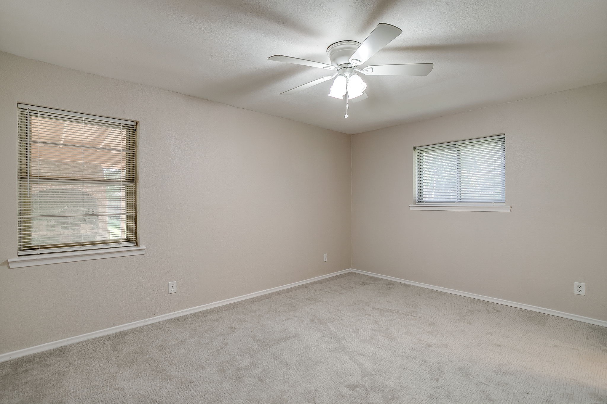 2728 Foxcroft Circle