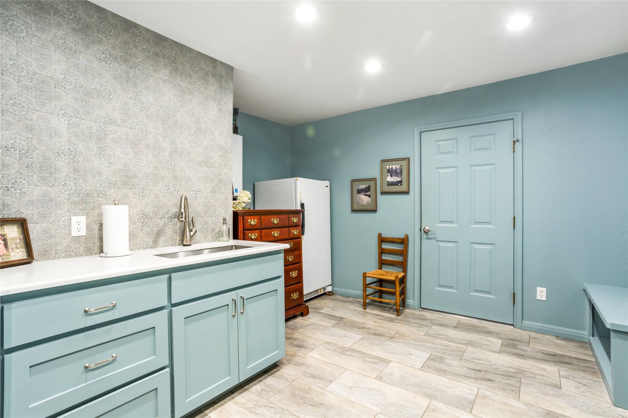 2300 Sandstone Court