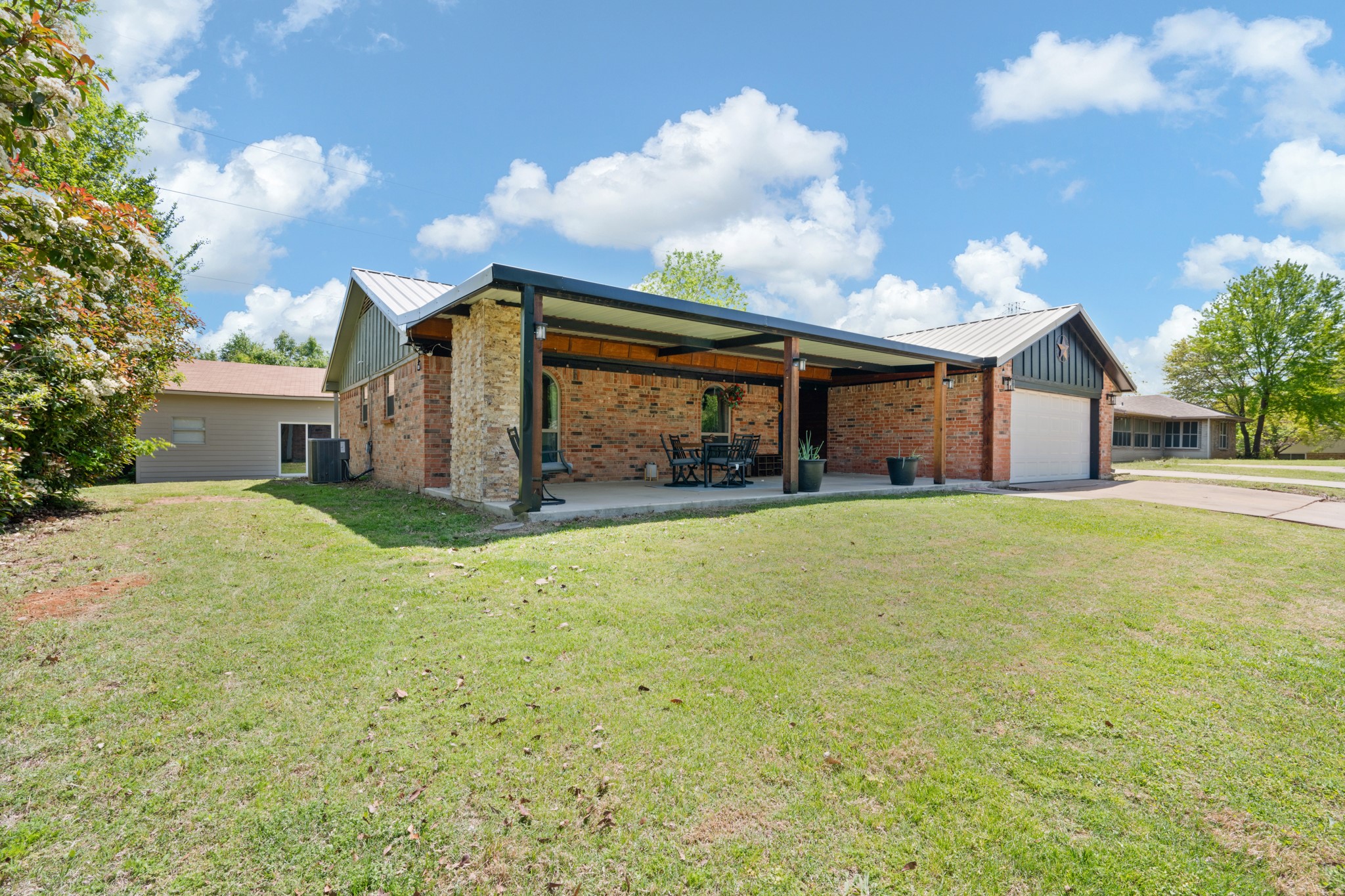 811 Ridgeway Road