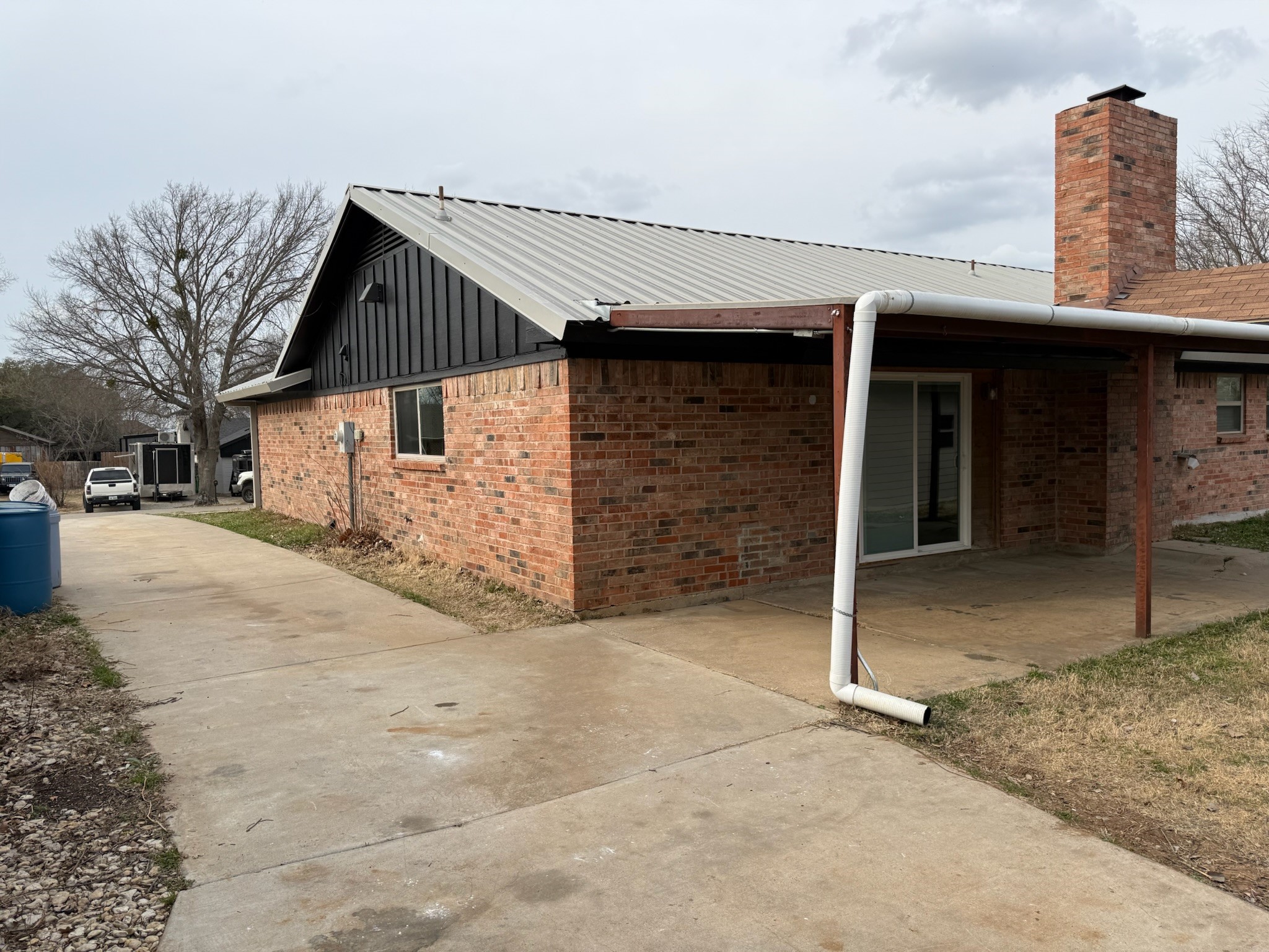 811 Ridgeway Road
