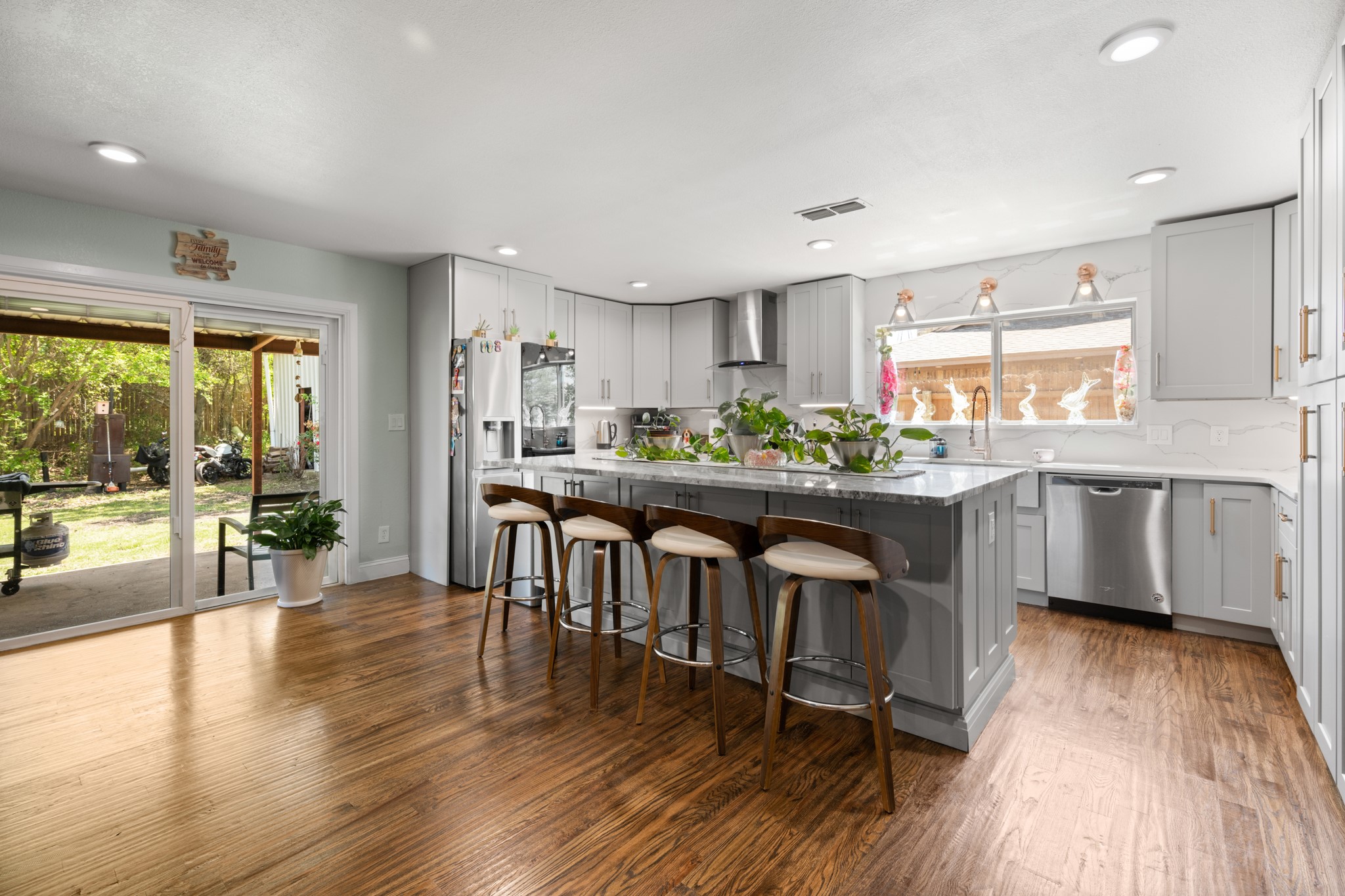 811 Ridgeway Road