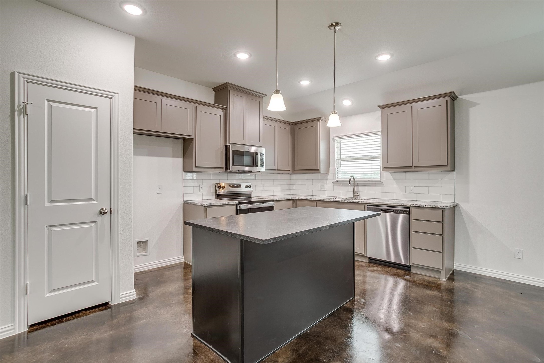 5716 High Plains Trail