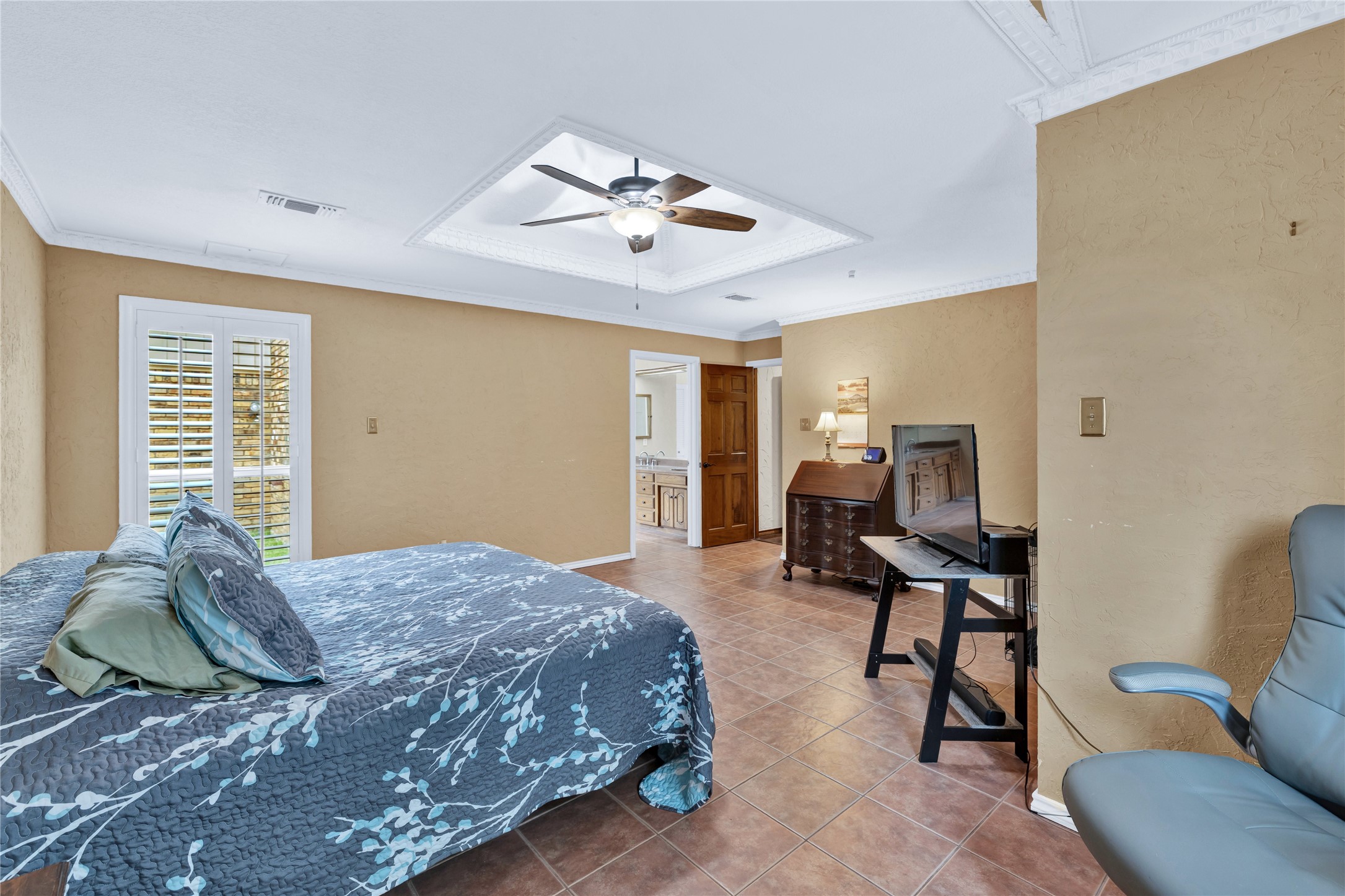 1421 Plantation Drive N