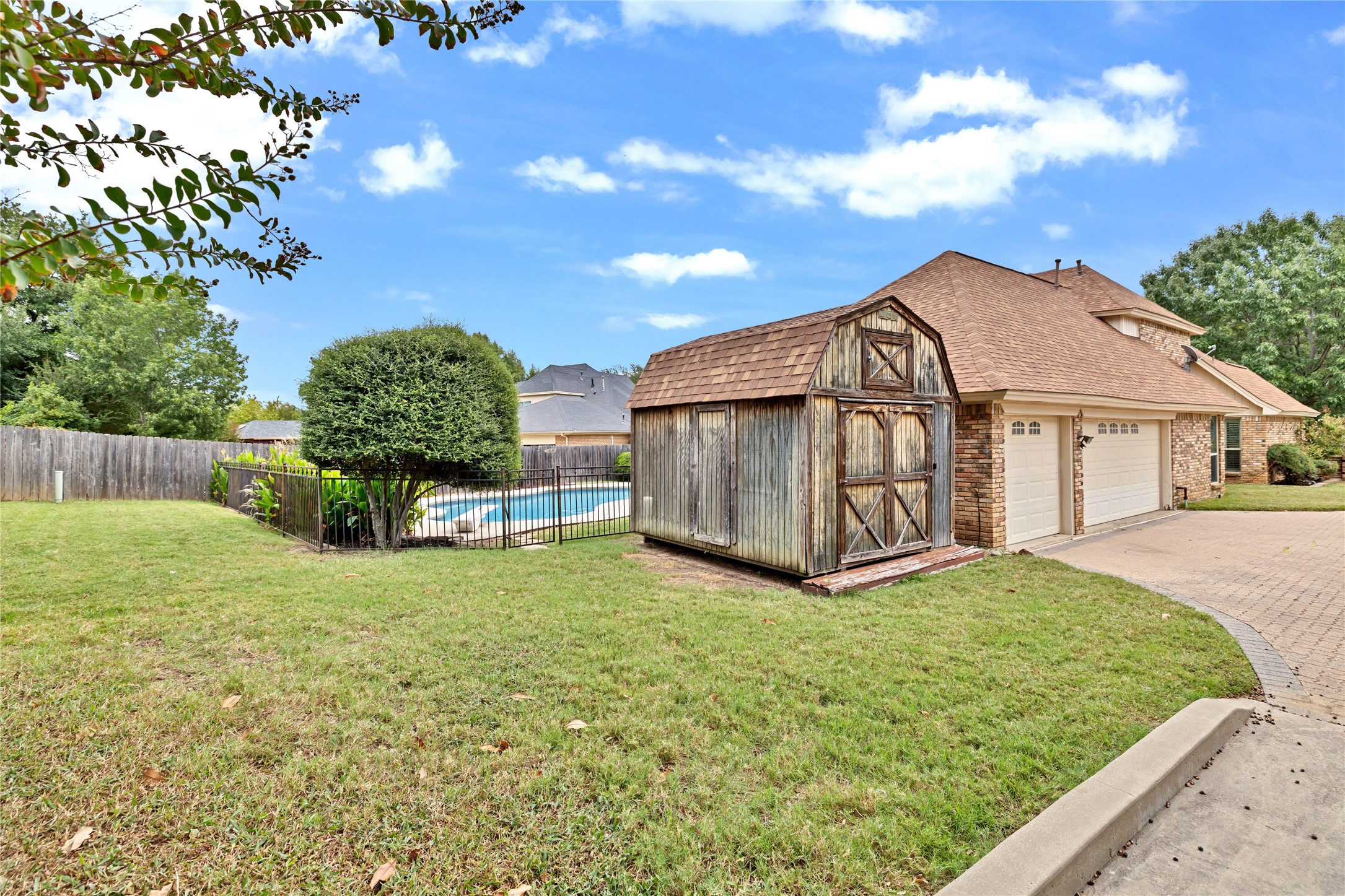 1421 Plantation Drive N