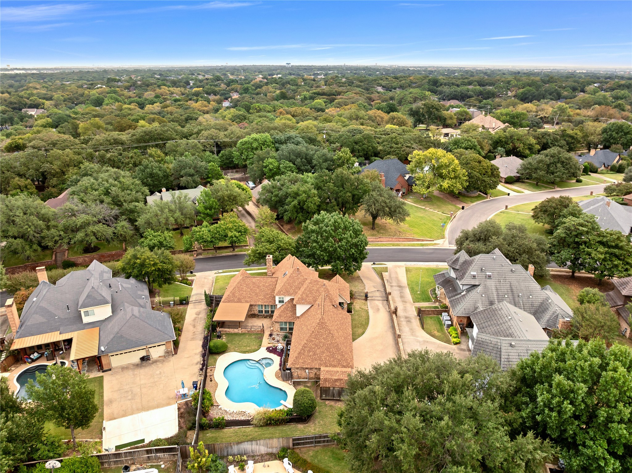 1421 Plantation Drive N