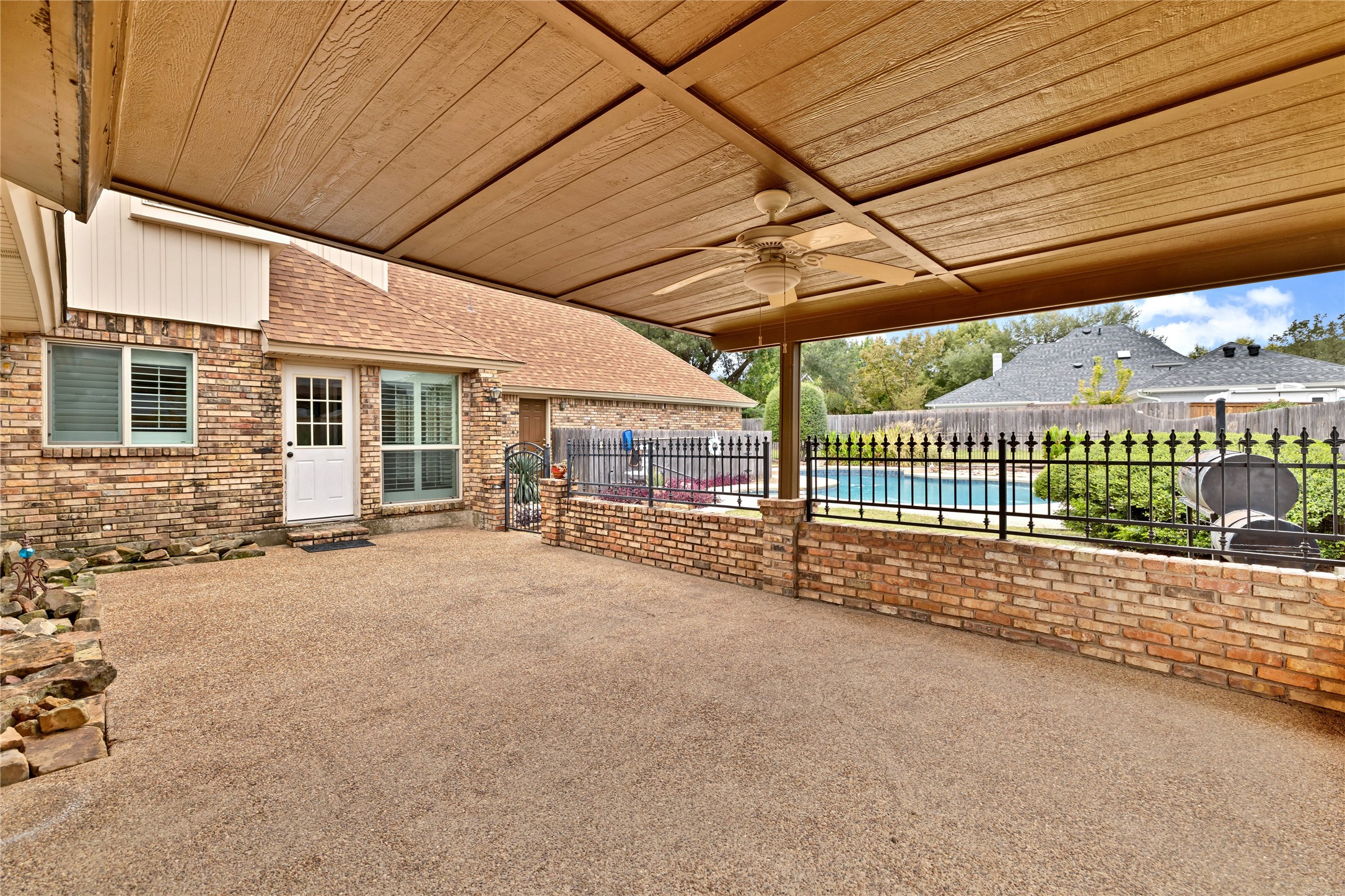 1421 Plantation Drive N