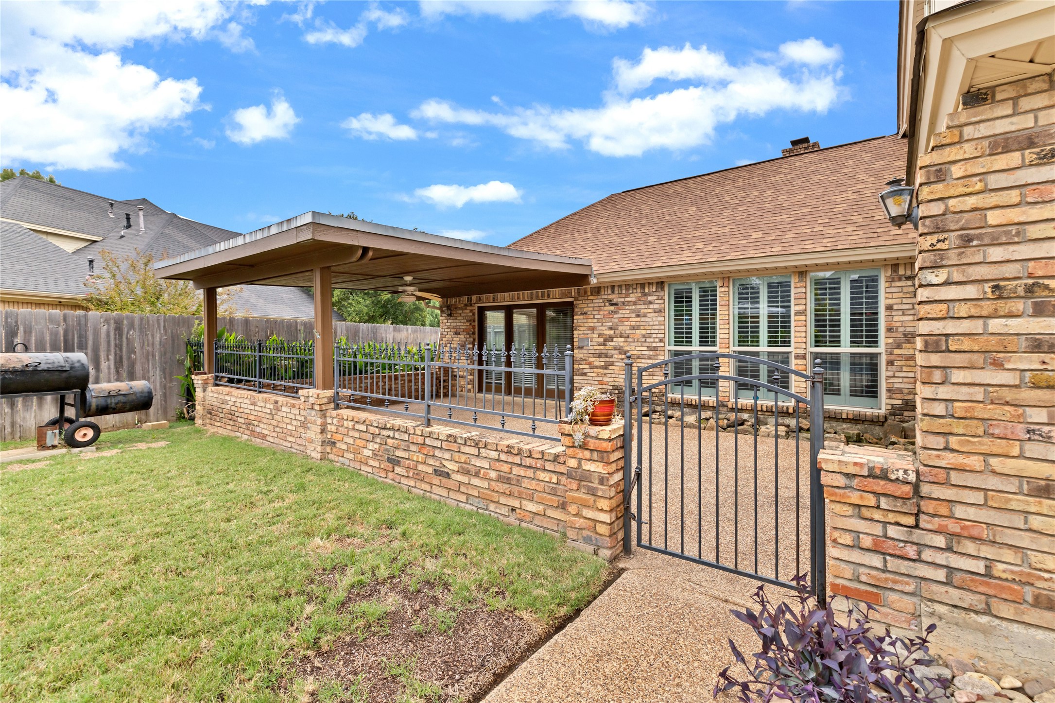 1421 Plantation Drive N