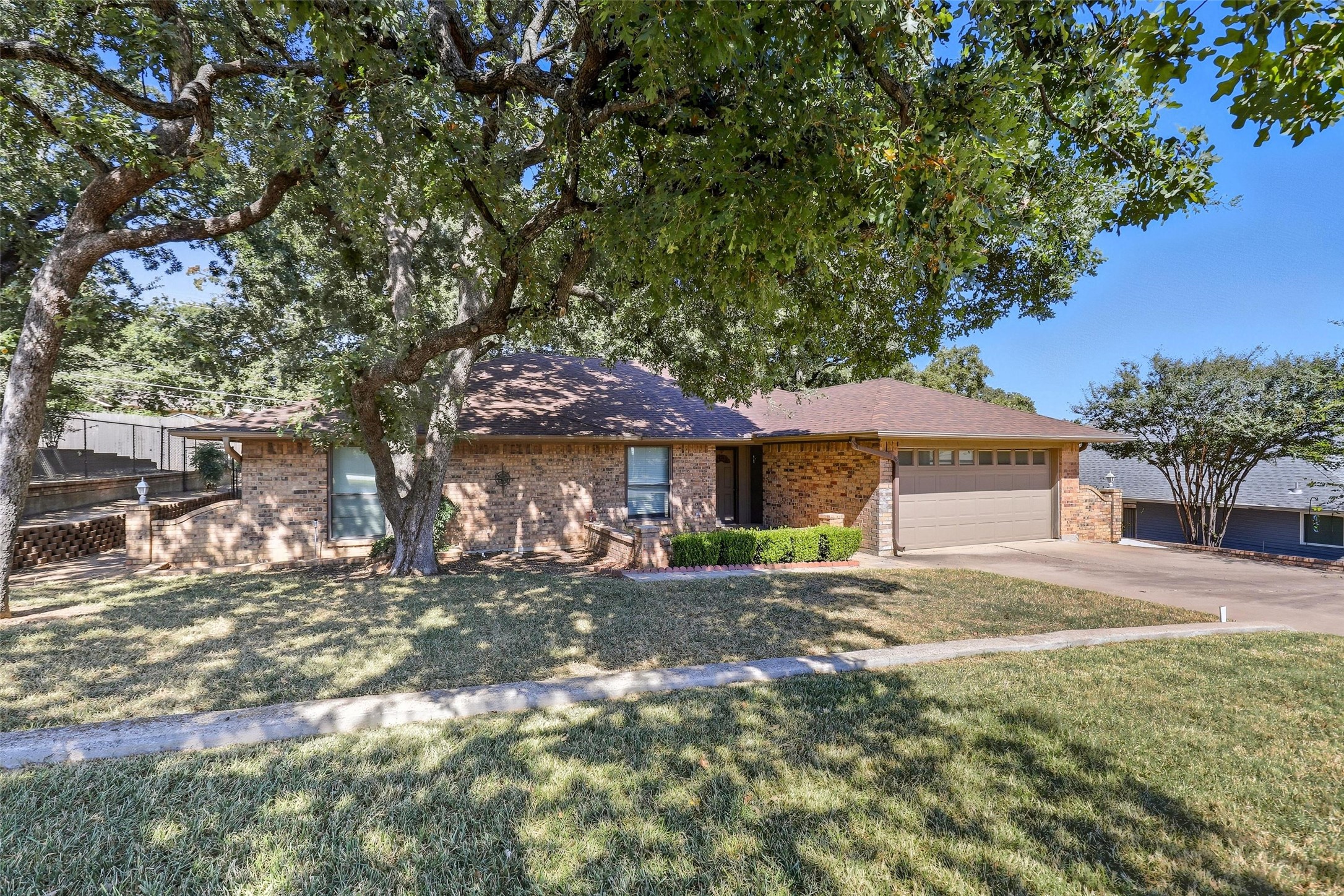 105 Alsbury Boulevard