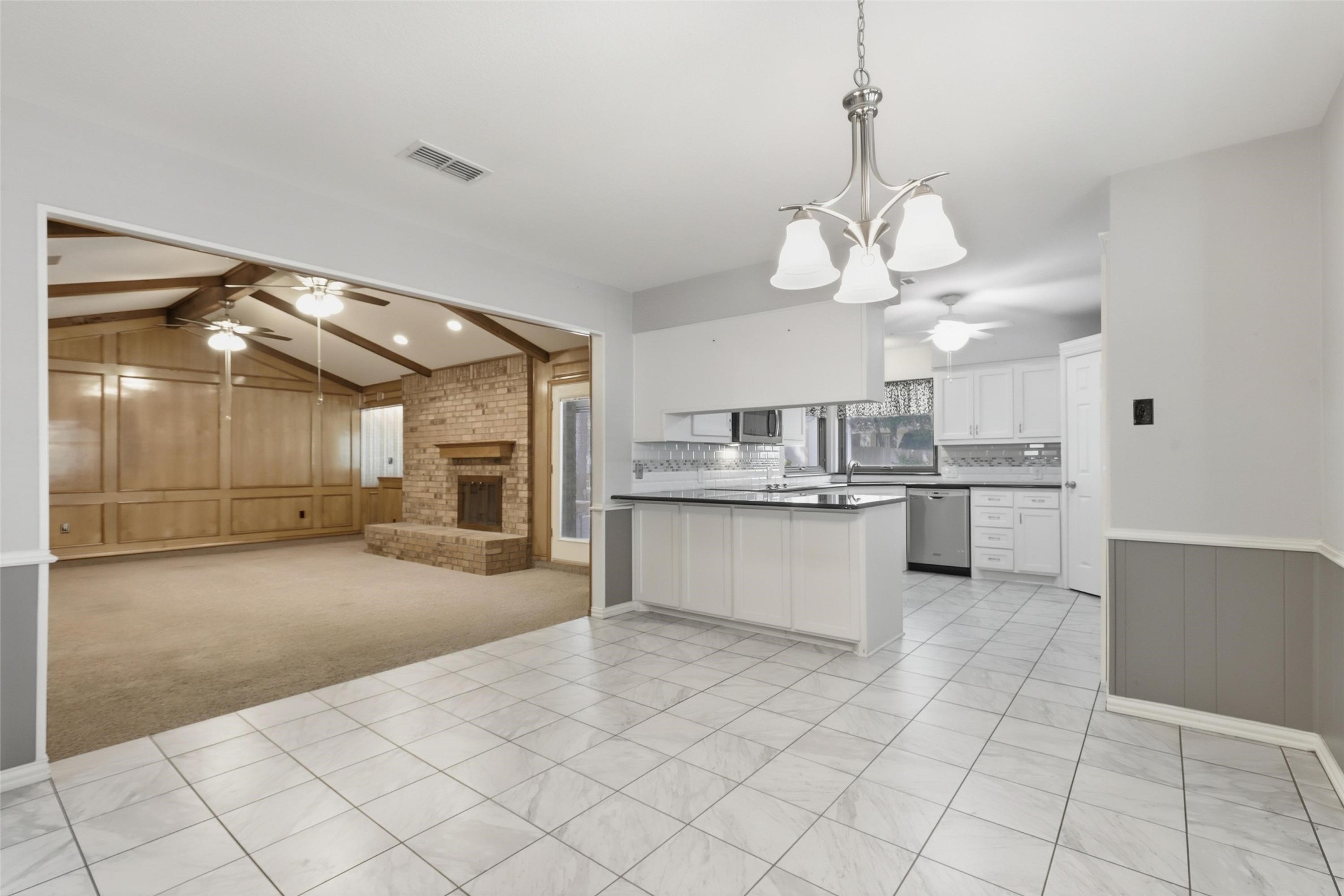 105 Alsbury Boulevard