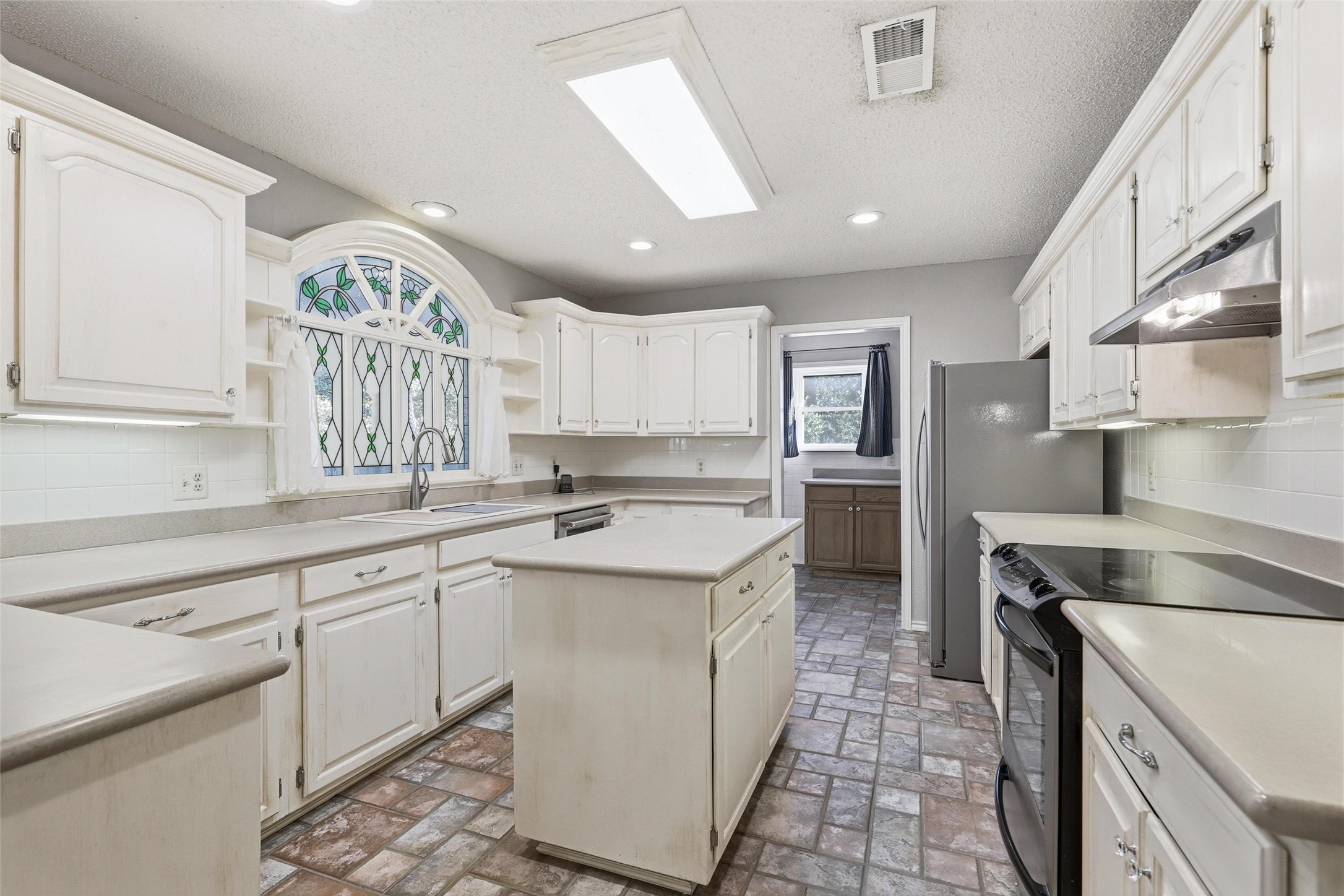 6140 Dick Price Road