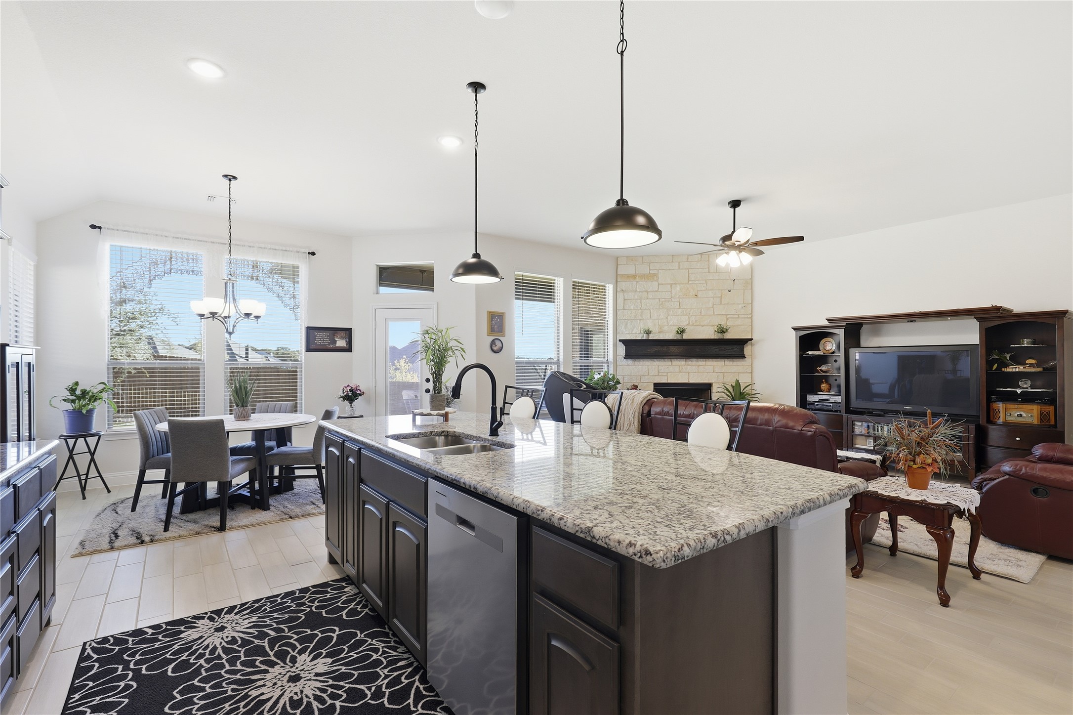 3216 Signal Hill Drive