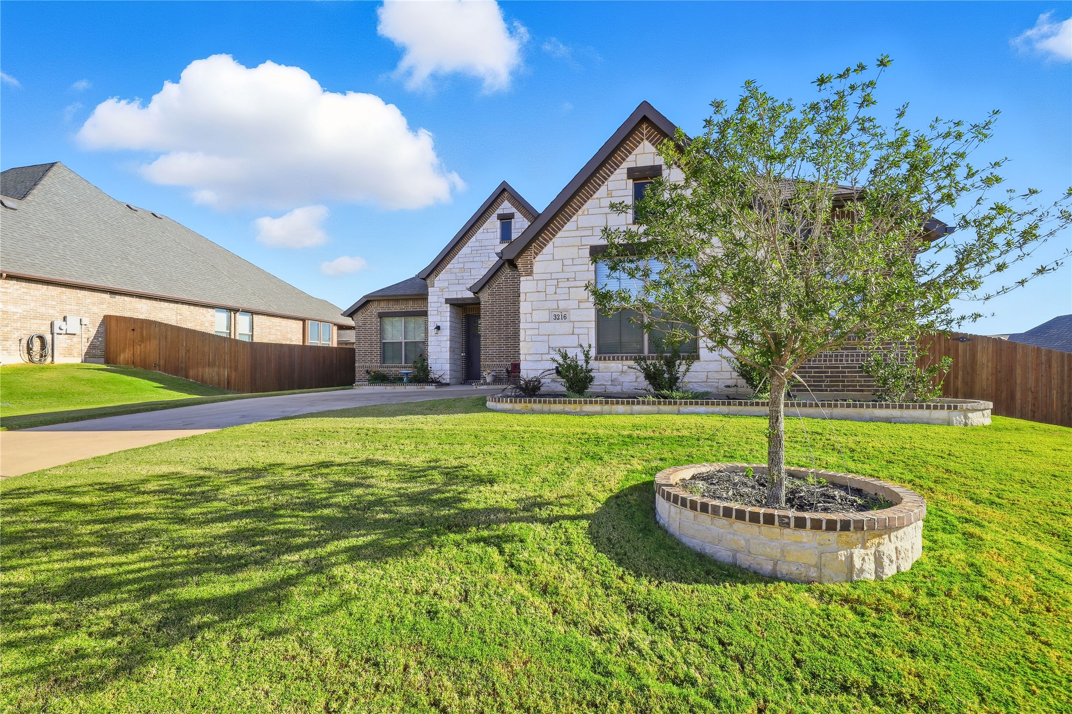 3216 Signal Hill Drive