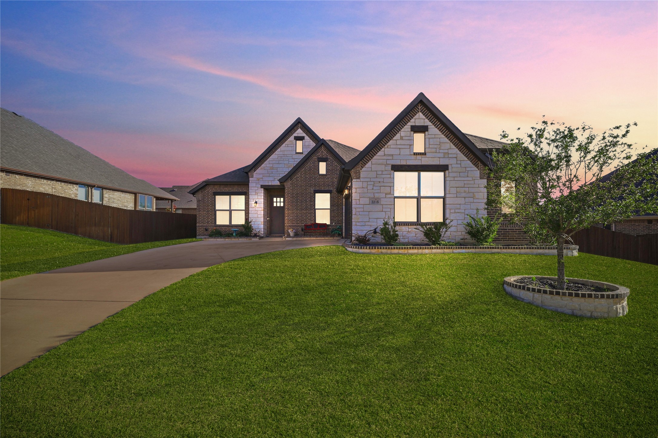 3216 Signal Hill Drive