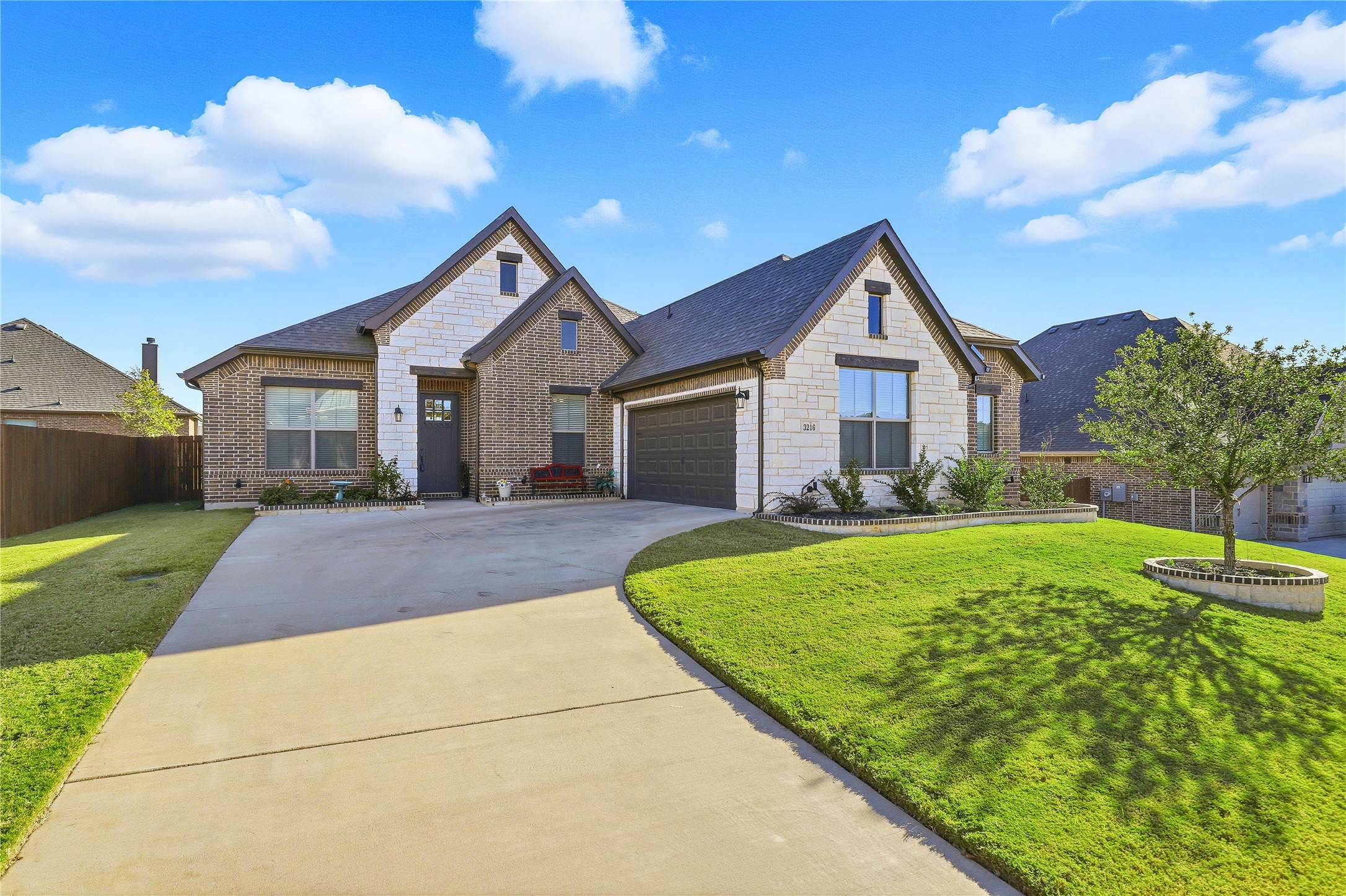 3216 Signal Hill Drive