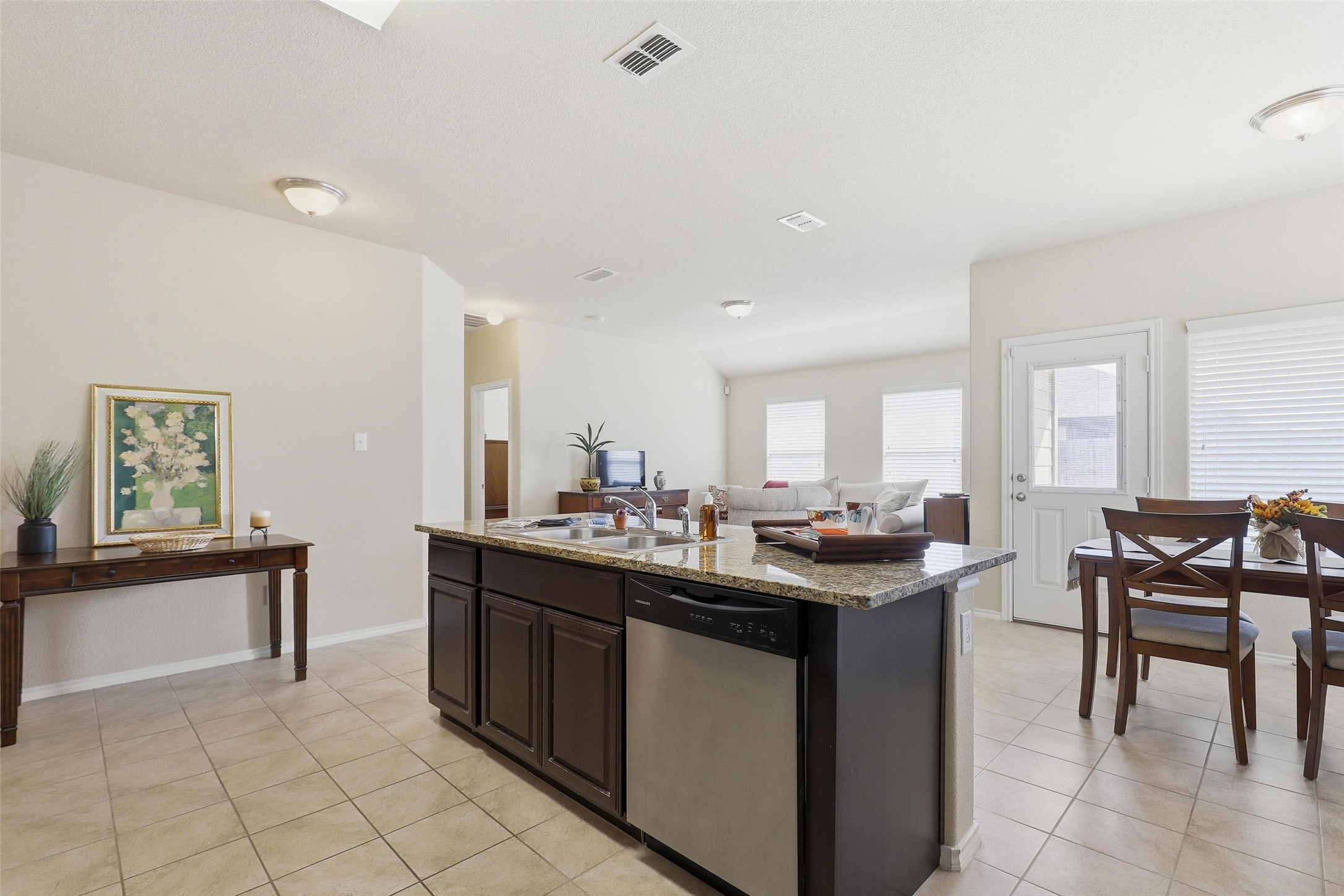 1141 Wellesbourne Lane